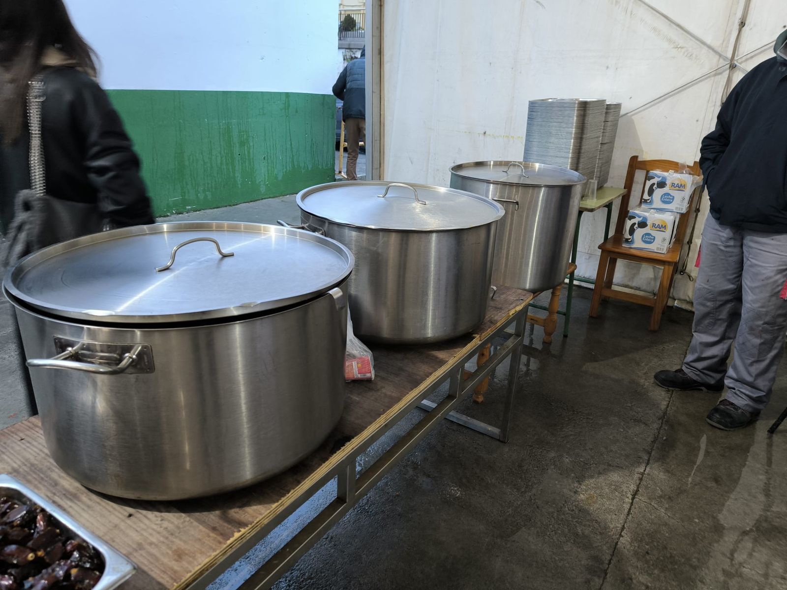 La prensa ceutí disfruta de un delicioso iftar en comunidad y de la mano de Luna Blanca