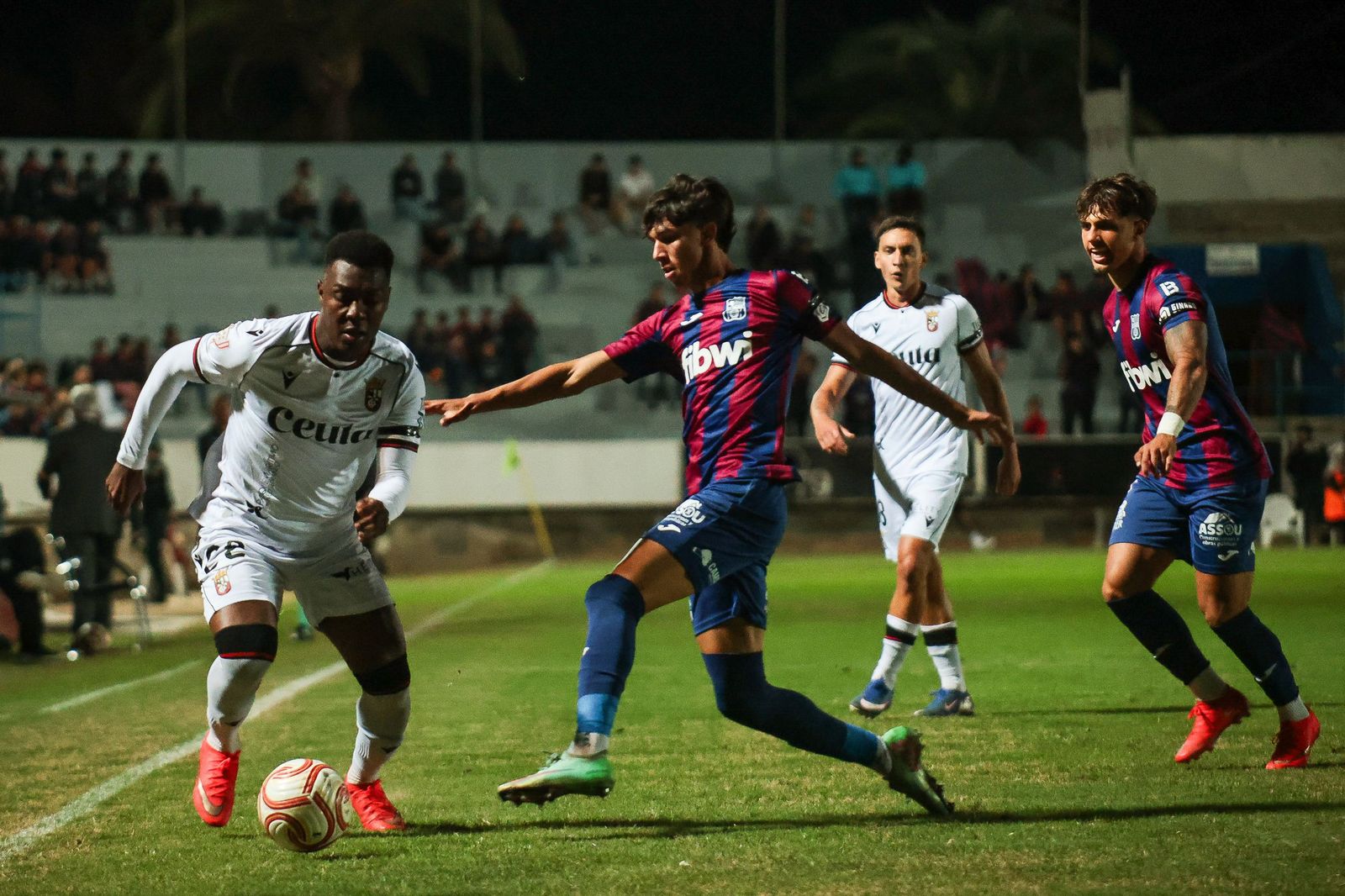 Victoria poco convicente del Ceuta ante el Poblense (1-2) para avanzar en Copa