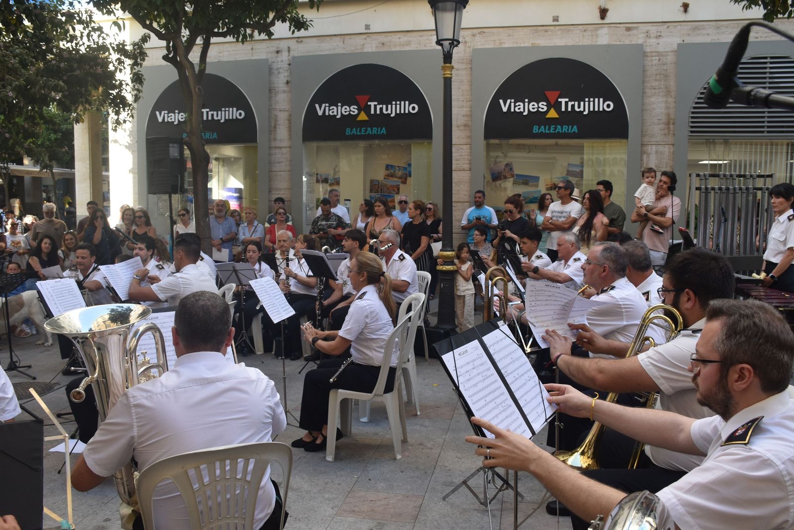 De los estadios a la plaza del pueblo: cuando la música se hace eterna