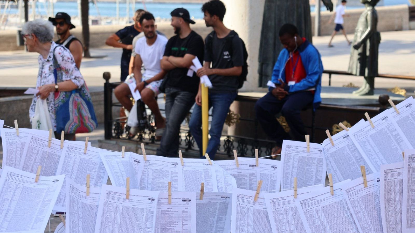 Decenas de folios con las más de 65.000 víctimas mortales en fronteras en Europa
