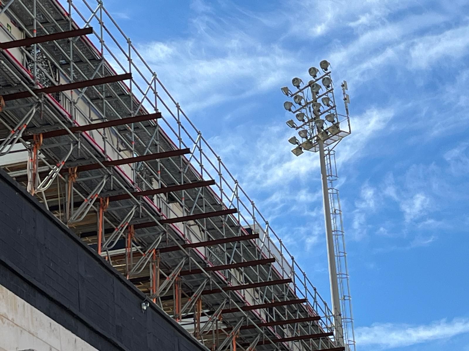 Torretas del estadio 'Alfonso Murube'