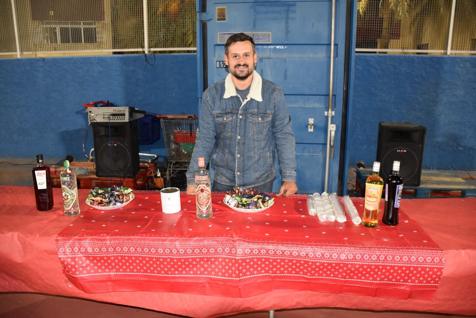 El Polígono celebra su primera Zambomba Flamenca con música y tradición