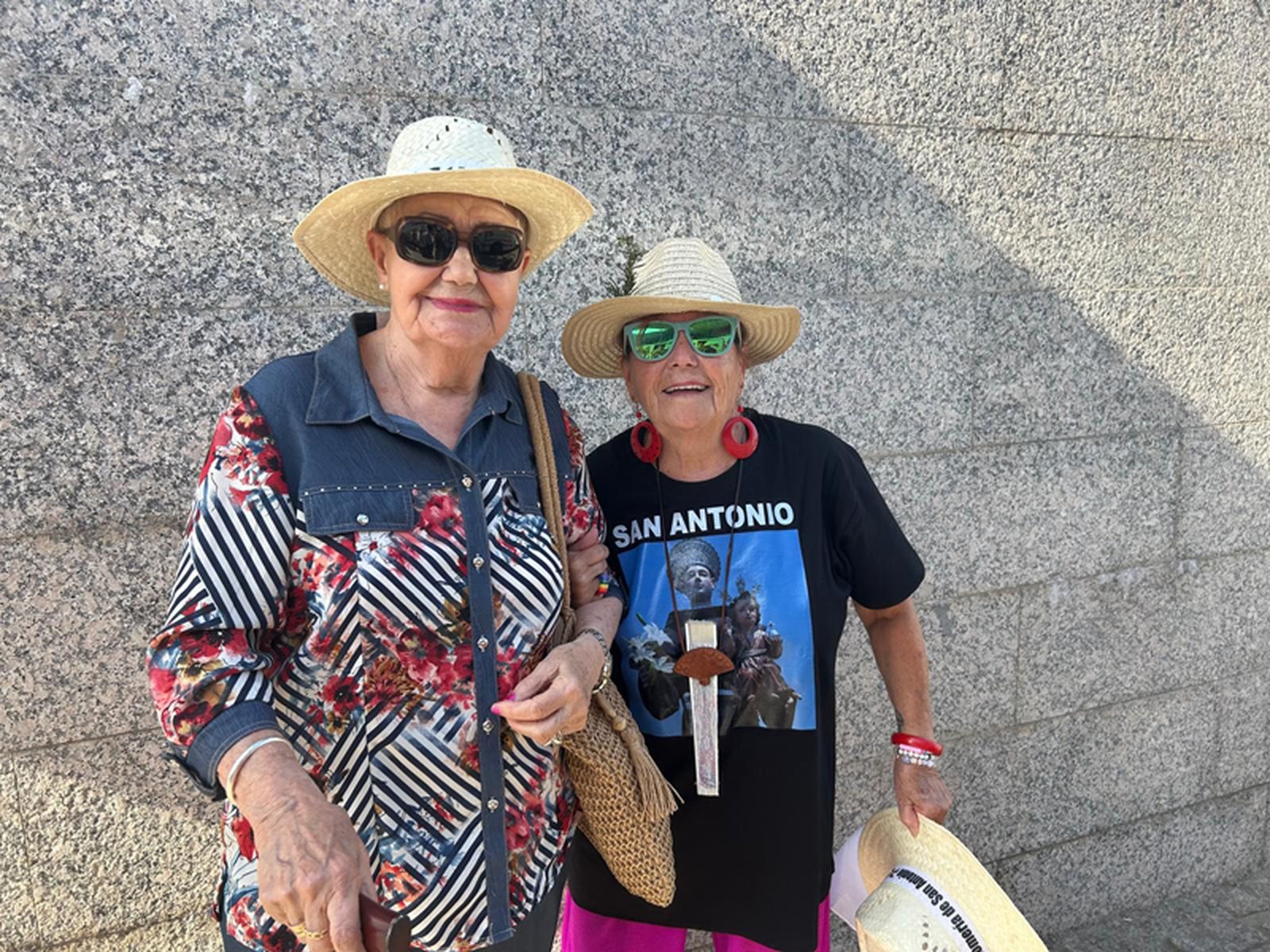 Pilar y Pepi no se pierden una Romería de San Antonio. / FOTO G.S.