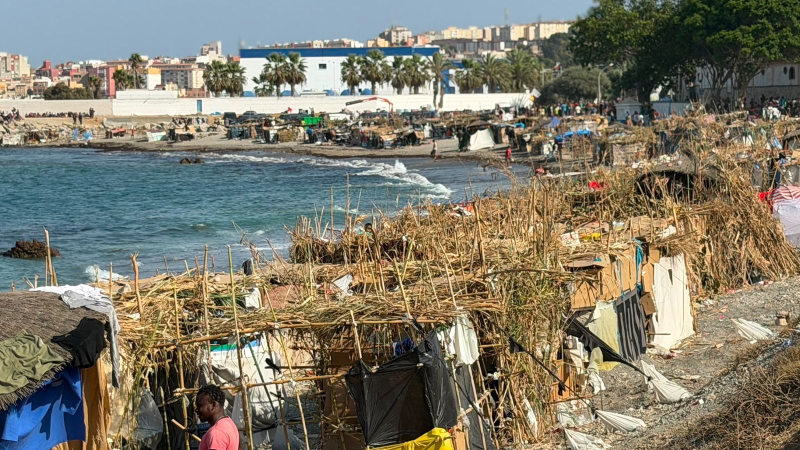 Asentamiento de migrantes en la Playa del Trampolín