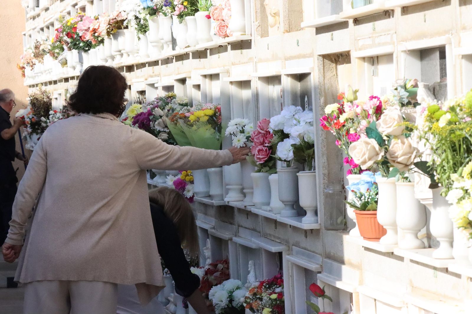 Flores y recuerdo a los difuntos en Santa Catalina Flores y recuerdo a los difuntos en Santa Catalina
