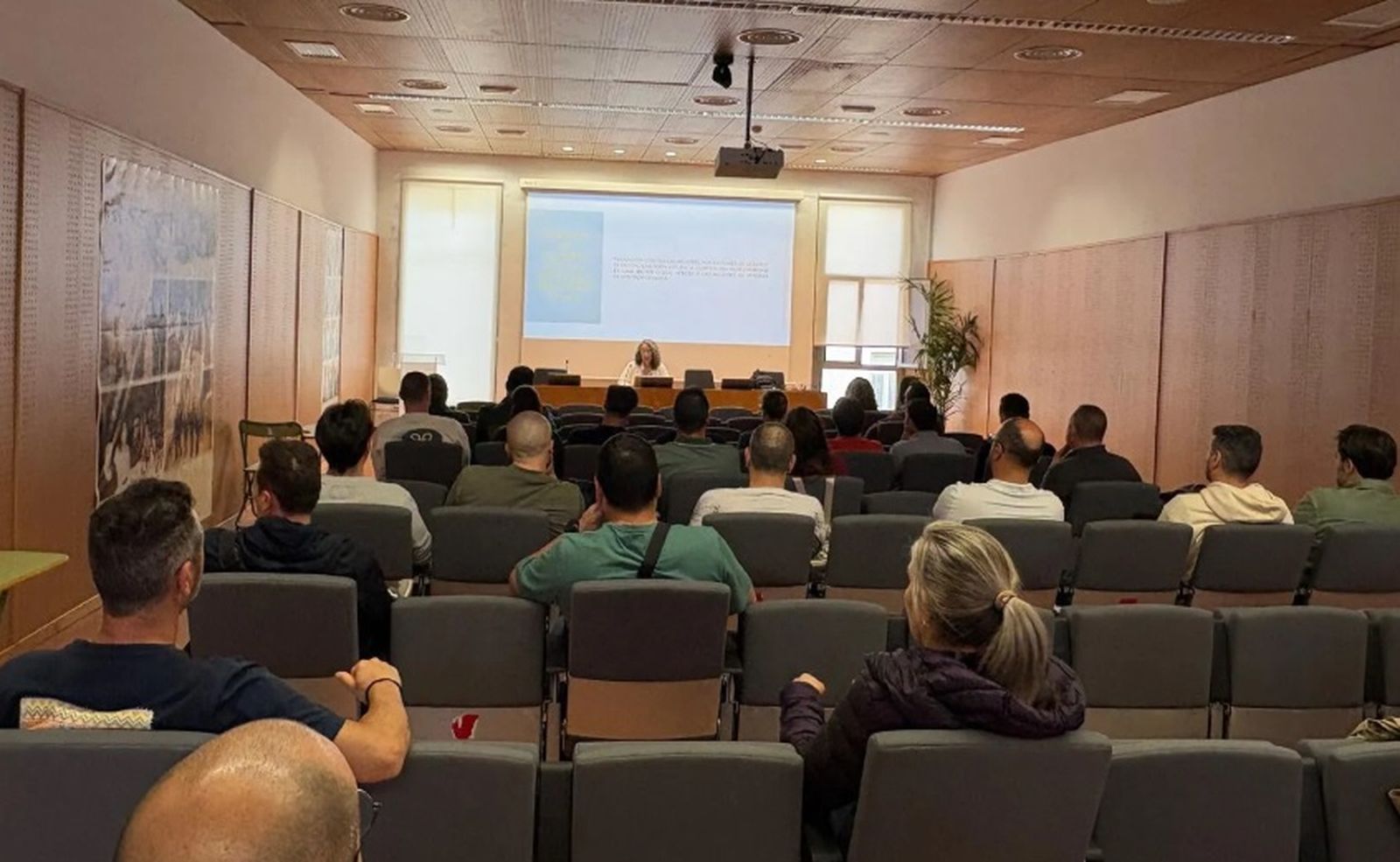 Acción formativa dirigida a agentes de Policía Local, Policía Nacional y Guardia Civil.