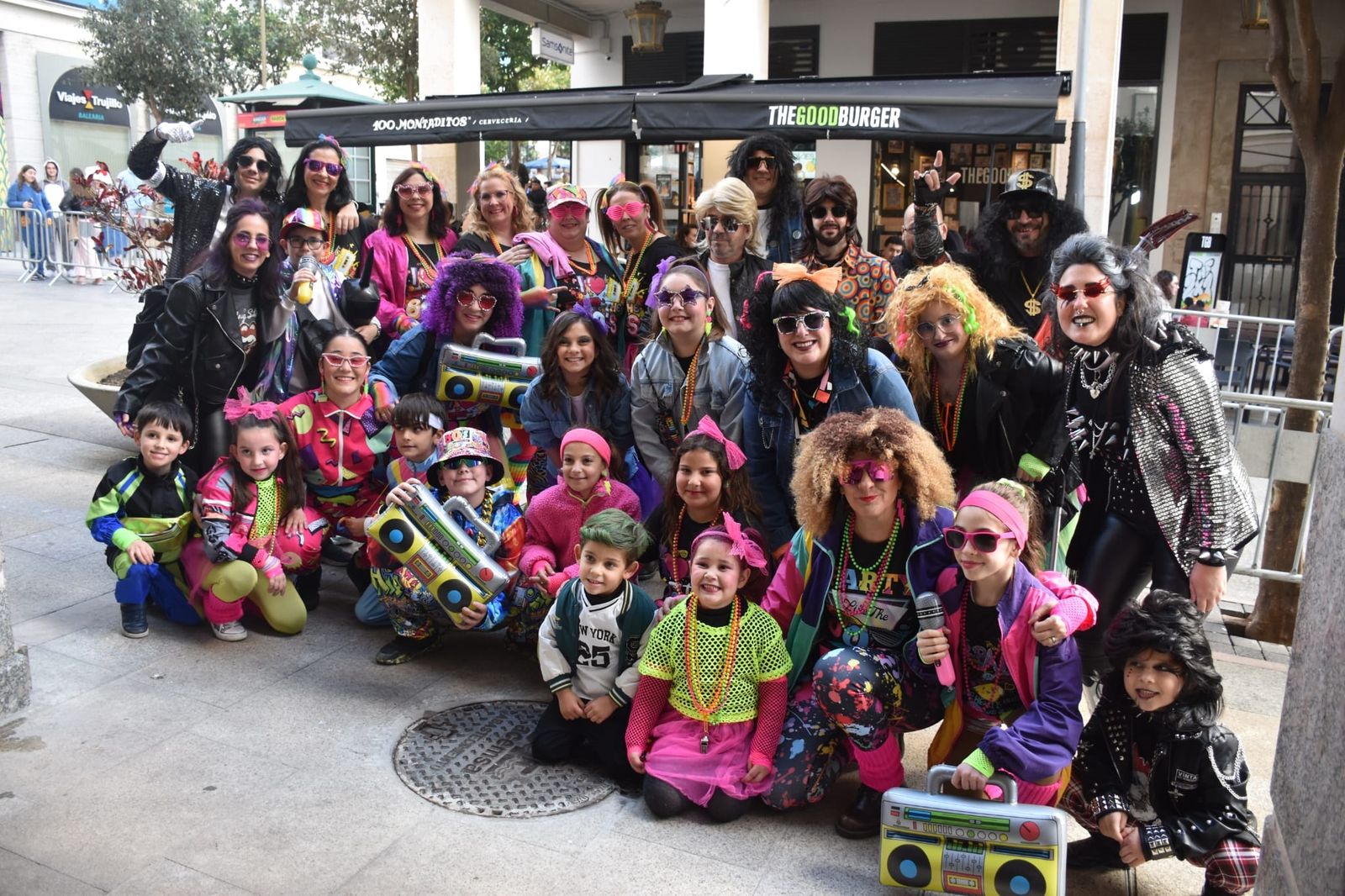 El Carnaval llena de color y ruido las calles del centro