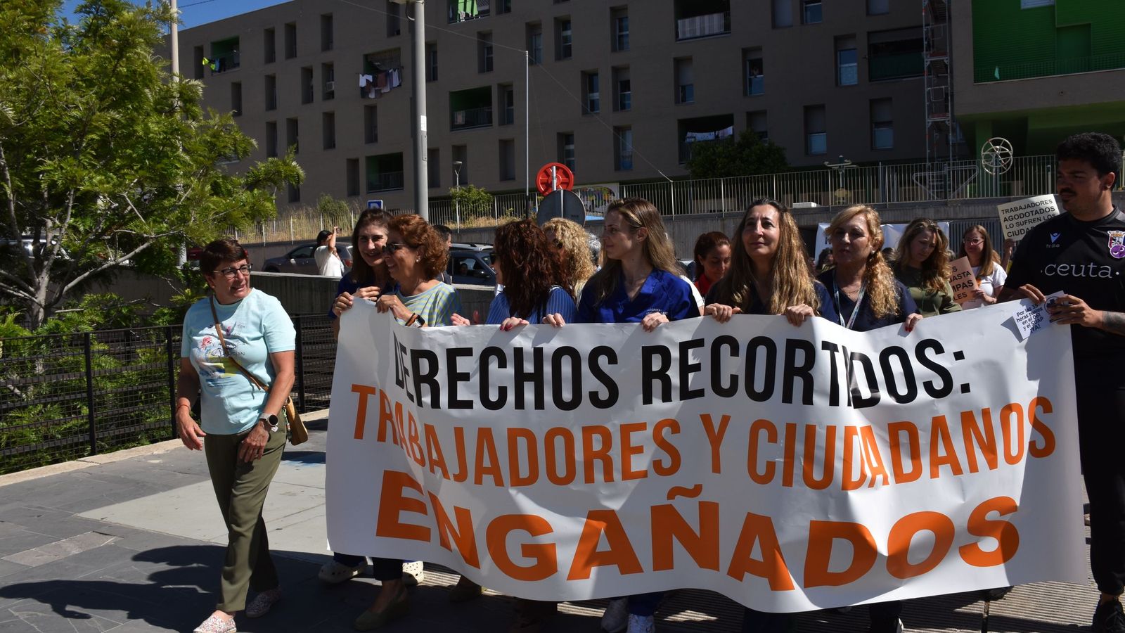 Manifestación convocada por la Junta de Personal del INGESA en el HUCE contra el modelo de jornada de 35 horas