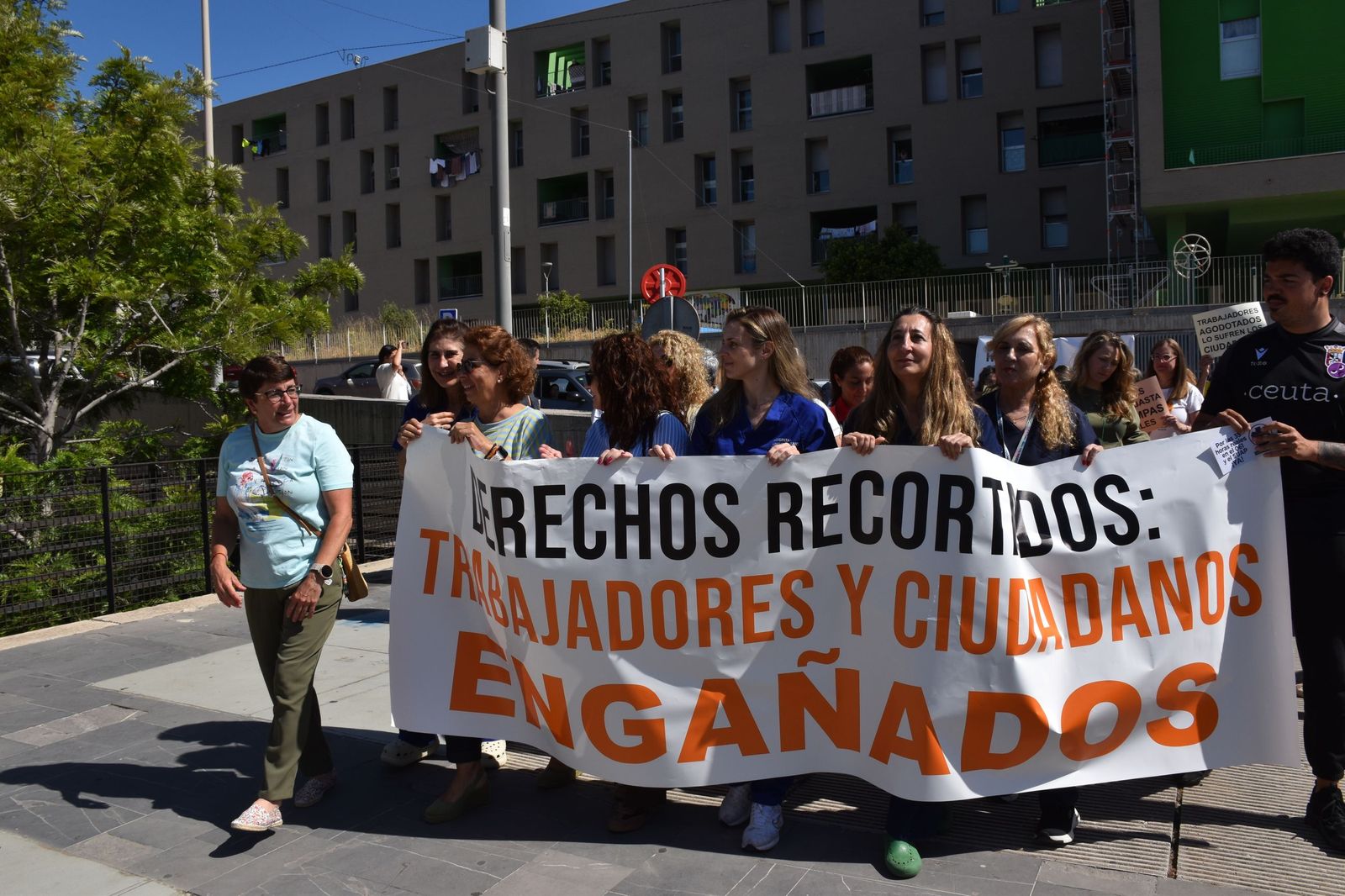 Manifestación convocada por la Junta de Personal del INGESA en el HUCE contra el modelo de jornada de 35 horas