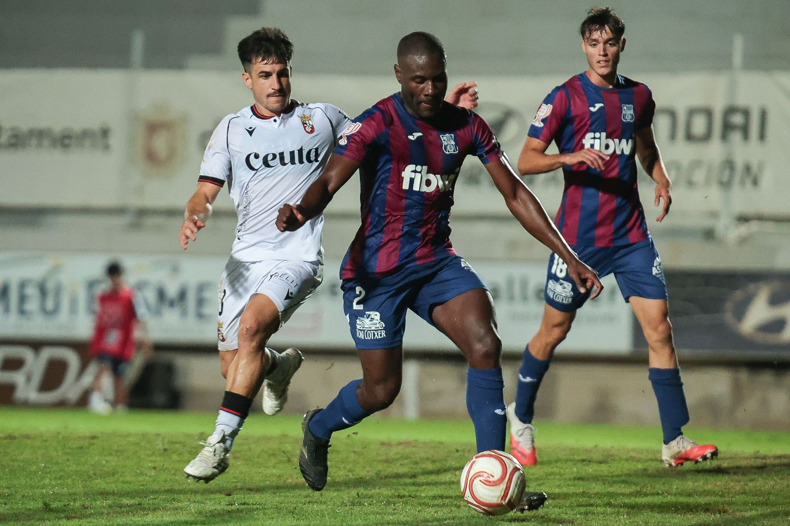 Victoria poco convicente del Ceuta ante el Poblense (1-2) para avanzar en Copa