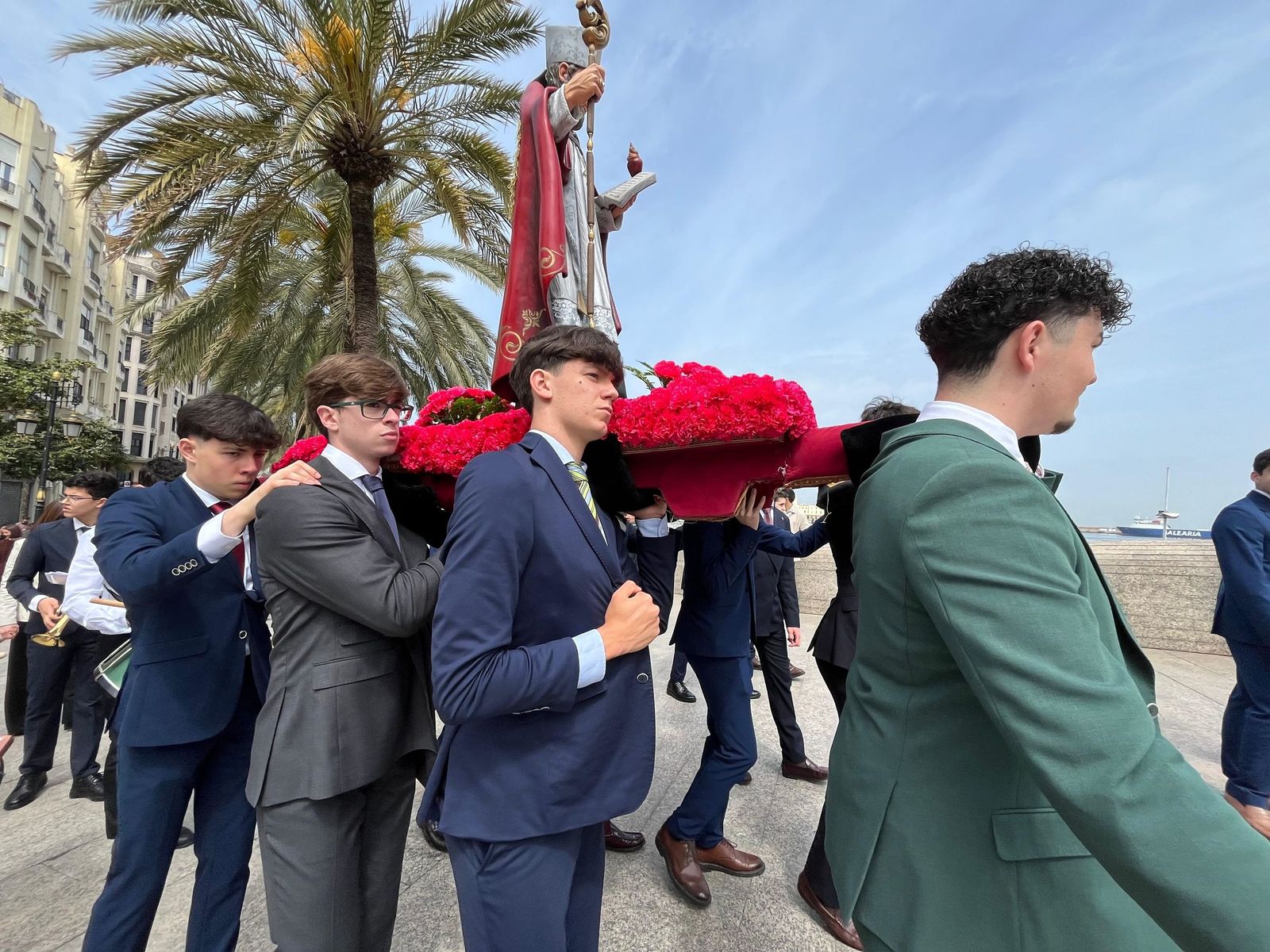 El colegio San Agustín honra a su patrón con una procesión, juegos y unión en su gran día