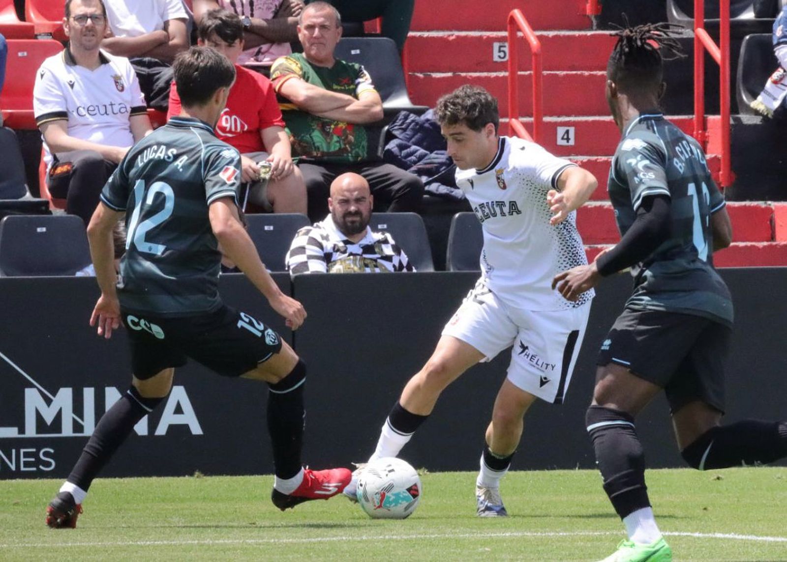 El Ceuta rescata un punto con alma y orgullo ante un Castellón superior en el Murube