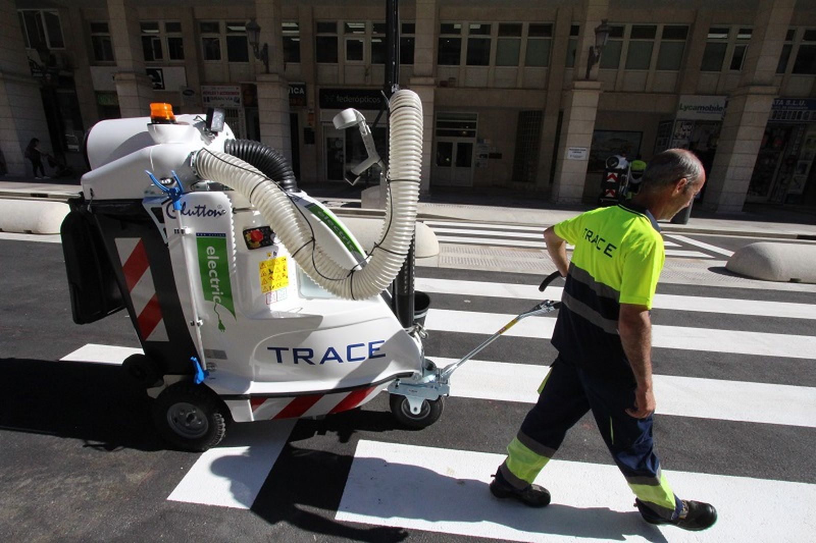 8425_trace-web