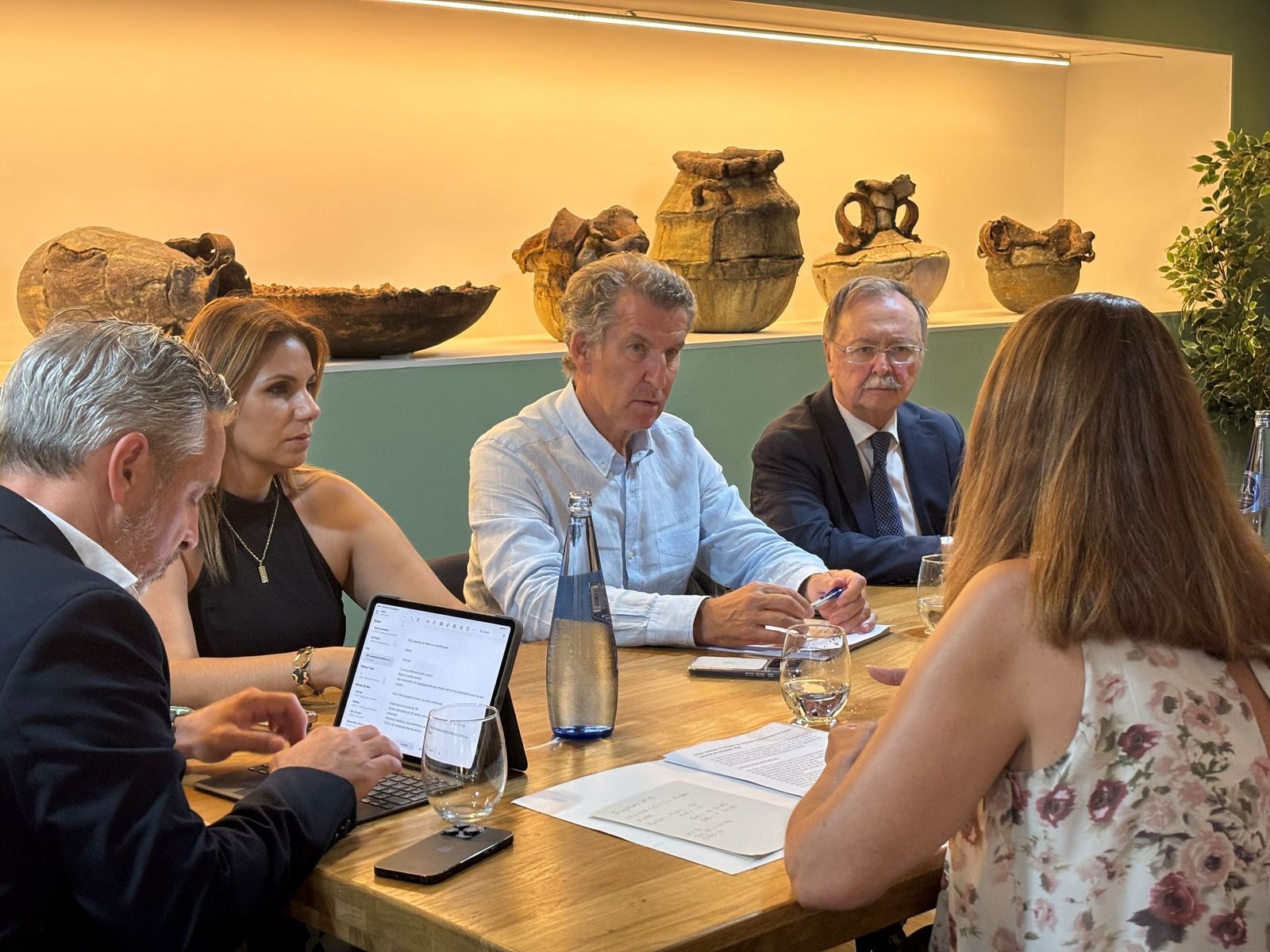 Un momento de la reunión de Feijóo con los directivos del Colegio de Enfermería
