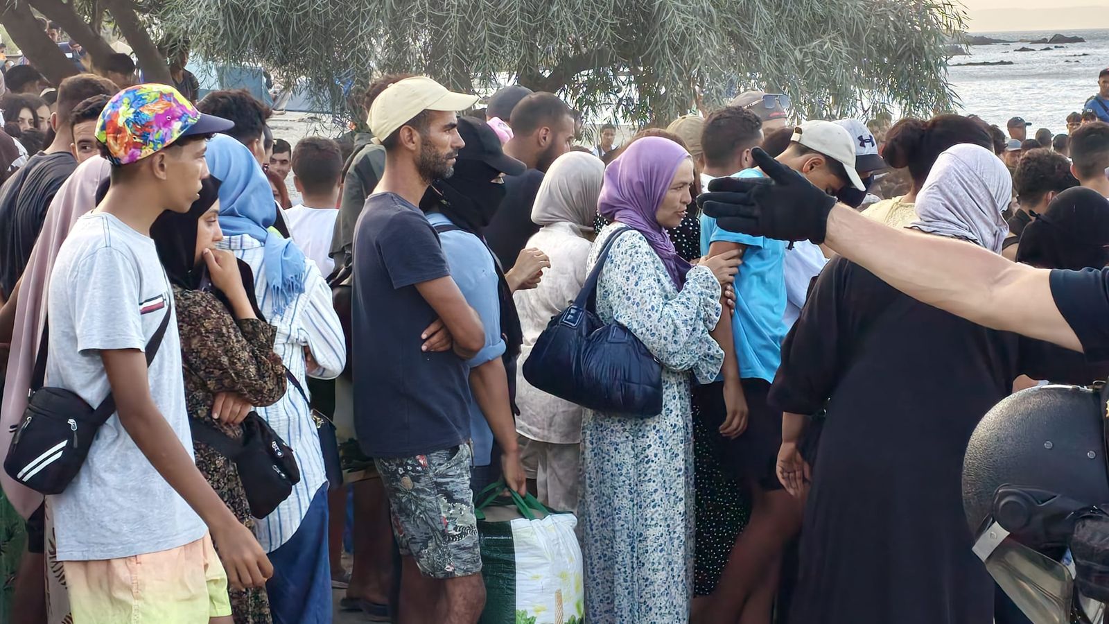 Migrantes en la Playa del Trampolín este jueves