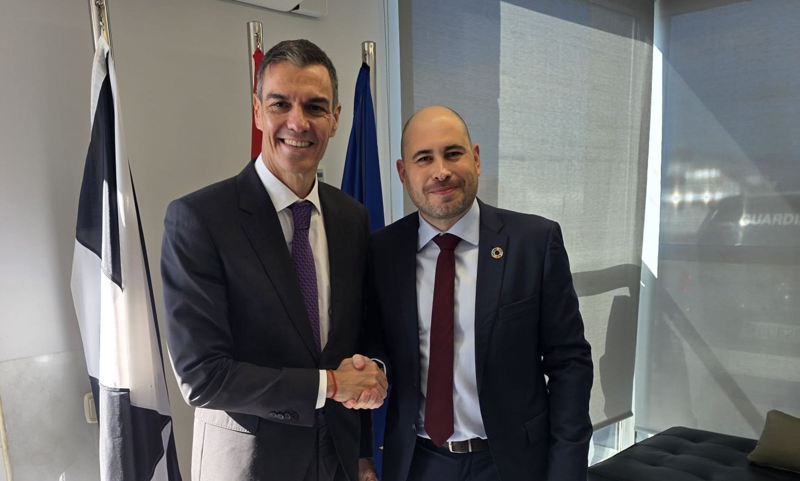 El presidente del Gobierno, Pedro Sánchez, junto al secretario general del PSOE de Ceuta, Miguel Ángel Pérez Triano