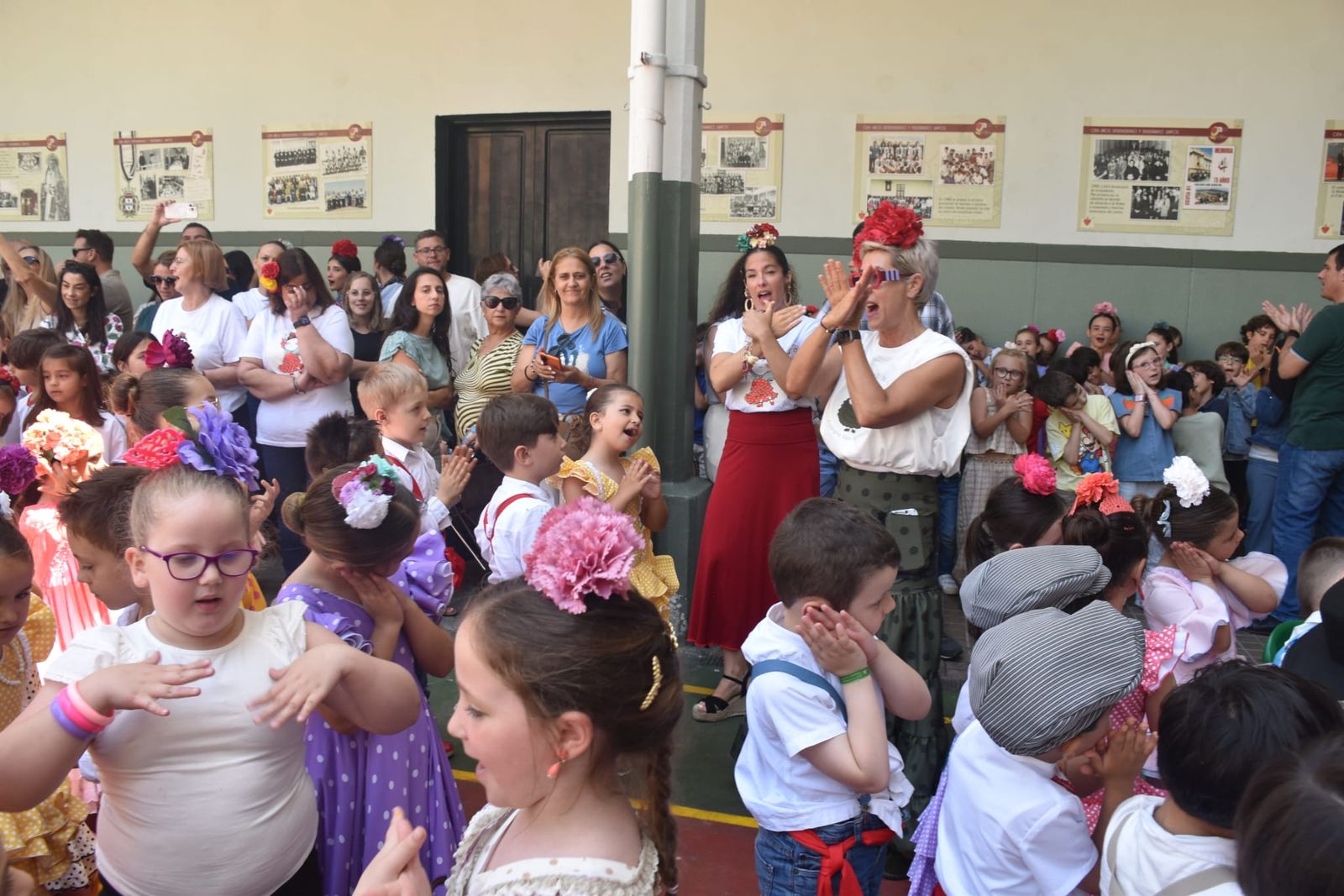 El Colegio de San Agustín disfruta de una feliz jornada solidaria con su Cruz de Mayo