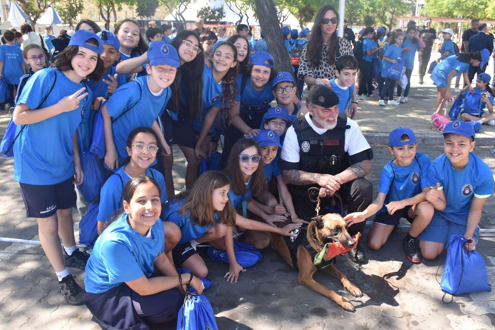 La Policía Local deslumbra a los pequeños de varios centros escolares