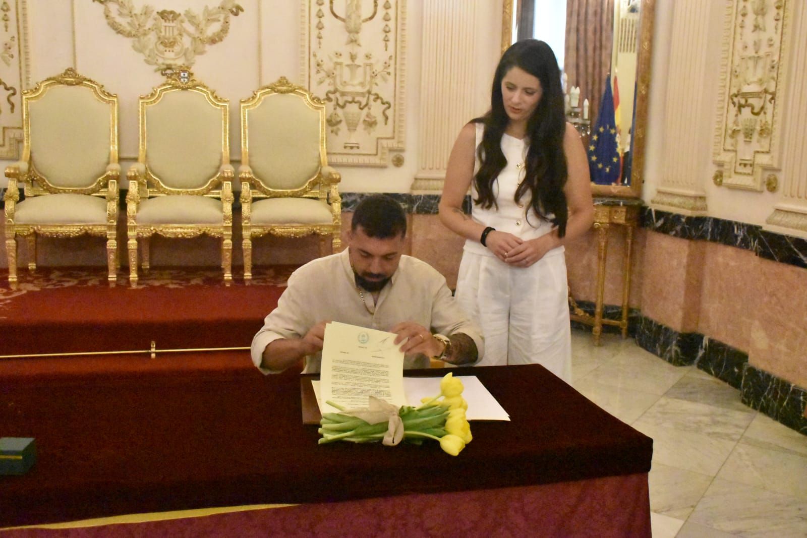 Daniel y Rosalía sellan su historia de amor en el Salón del Trono del Palacio Autonómico