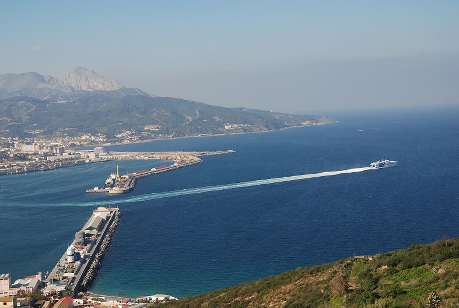 Consulta todos los horarios de barcos entre Ceuta y Algeciras en un clic