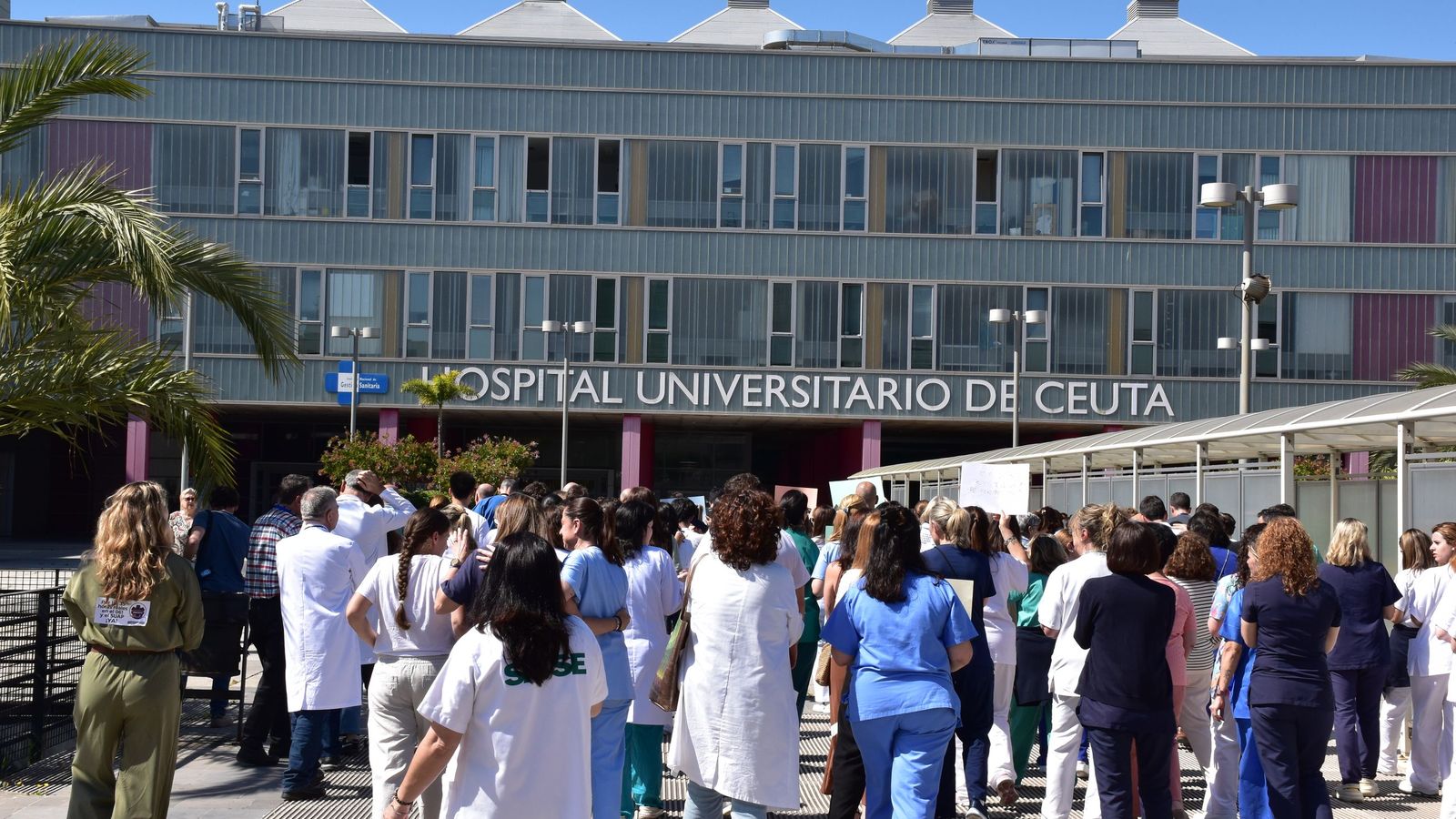 Manifestación convocada por la Junta de Personal del INGESA en el HUCE contra el modelo de jornada de 35 horas