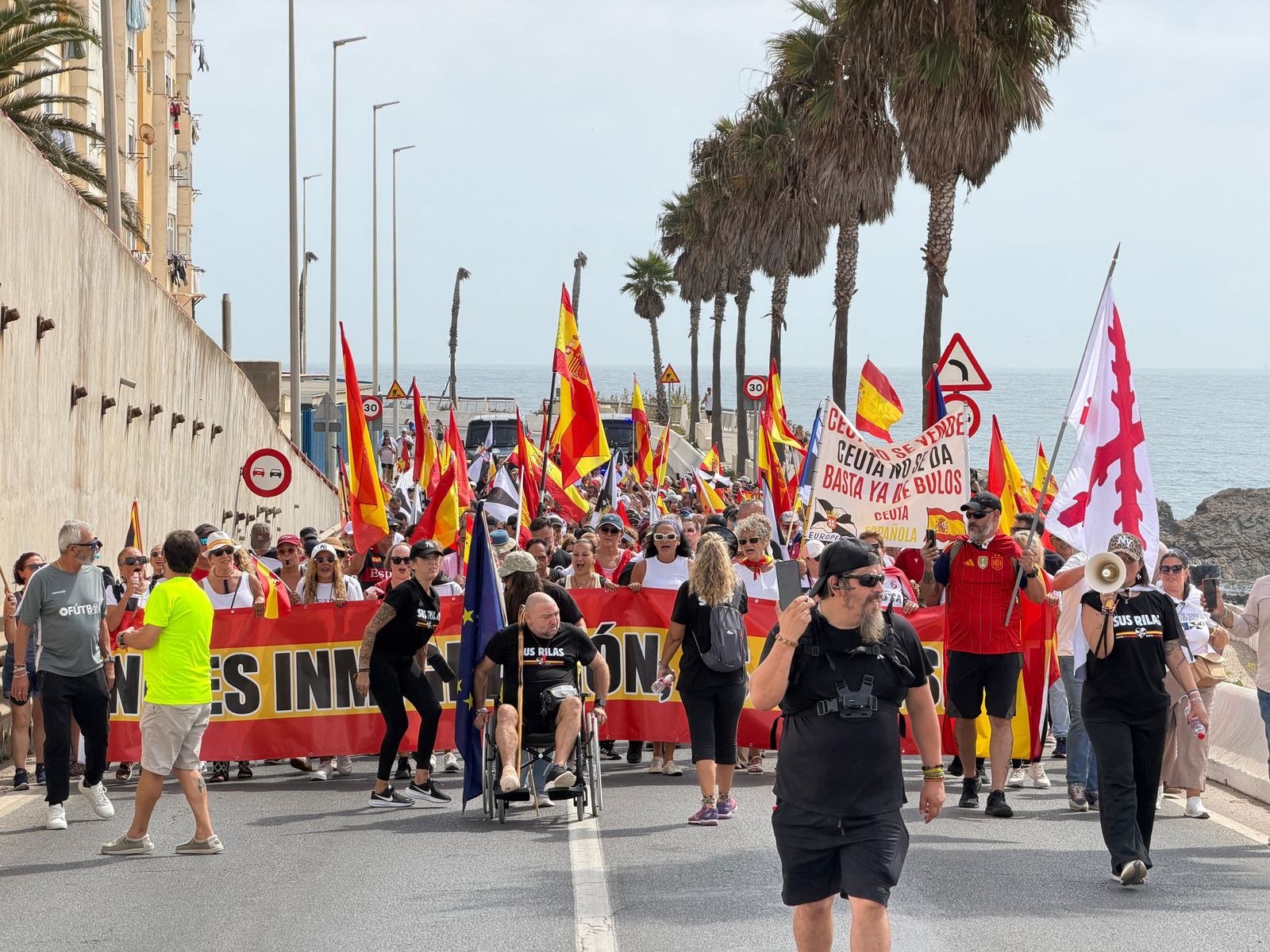 Ceuta vuelve a echarse a las calles para recordar que "Un caballa nunca se rinde"