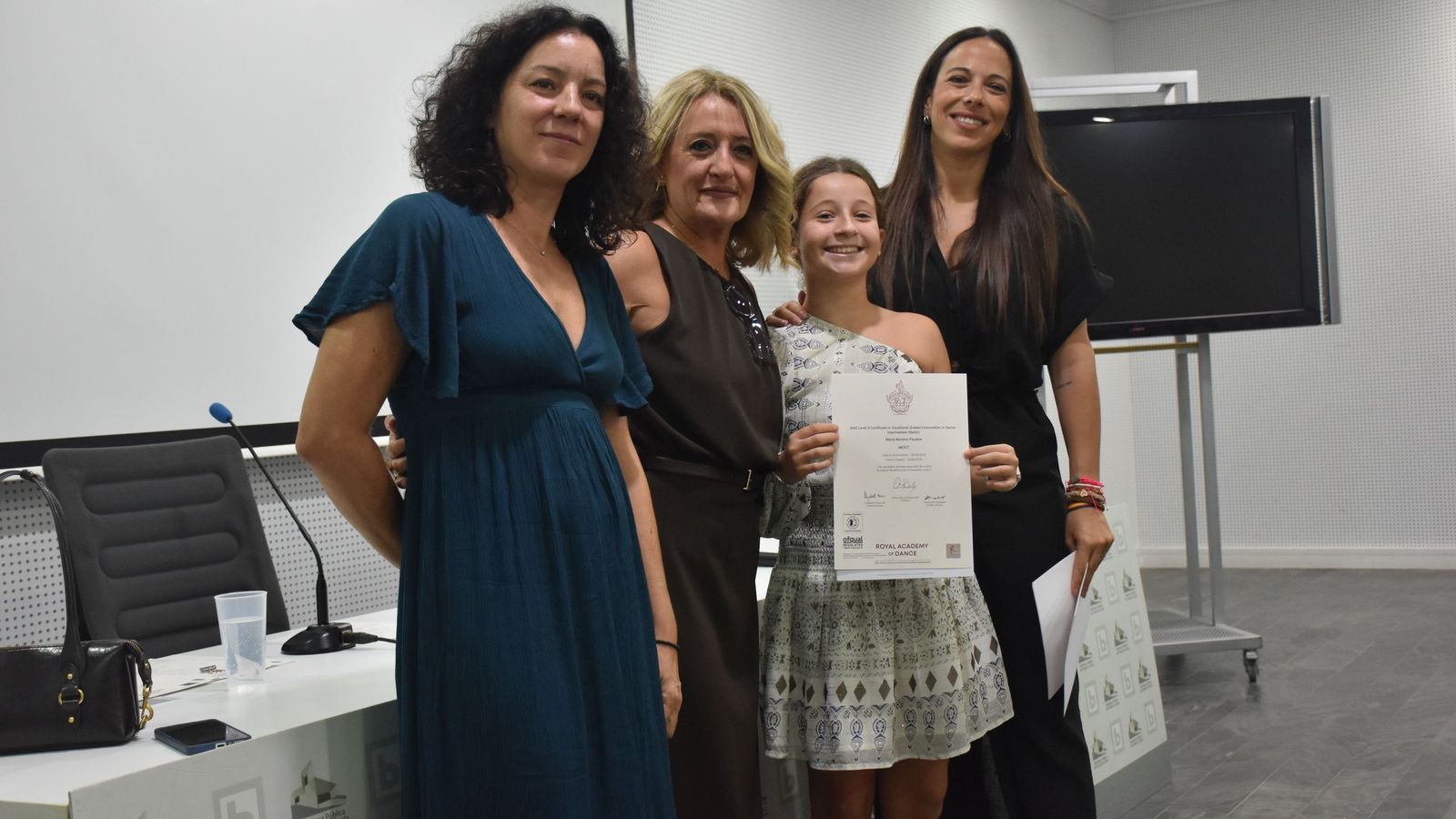 Entrega de diplomas de la Royal Academy of Dance a alumnas de la Escuela de Danza de Rosa Founaud Entrega de diplomas de la Royal Academy of Dance a alumnas de la Escuela de Danza de Rosa Founaud