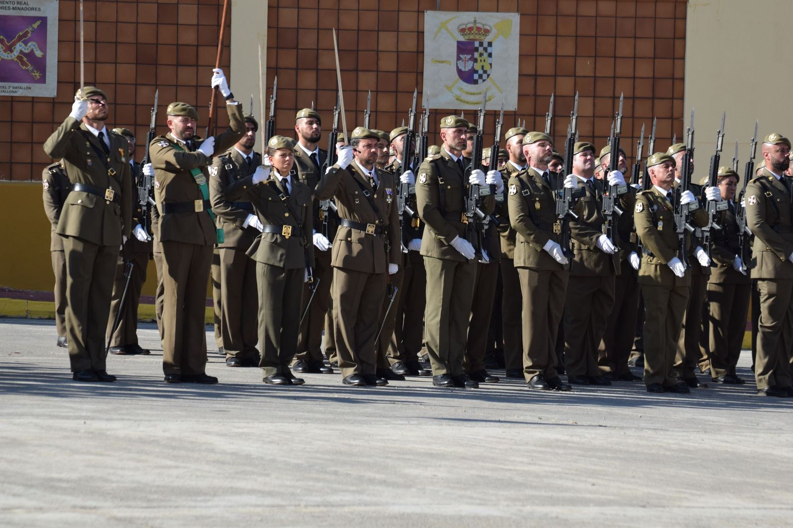 El Regimiento de Ingenieros 7 honra a San Fernando en una solemne parada militar en El Jaral