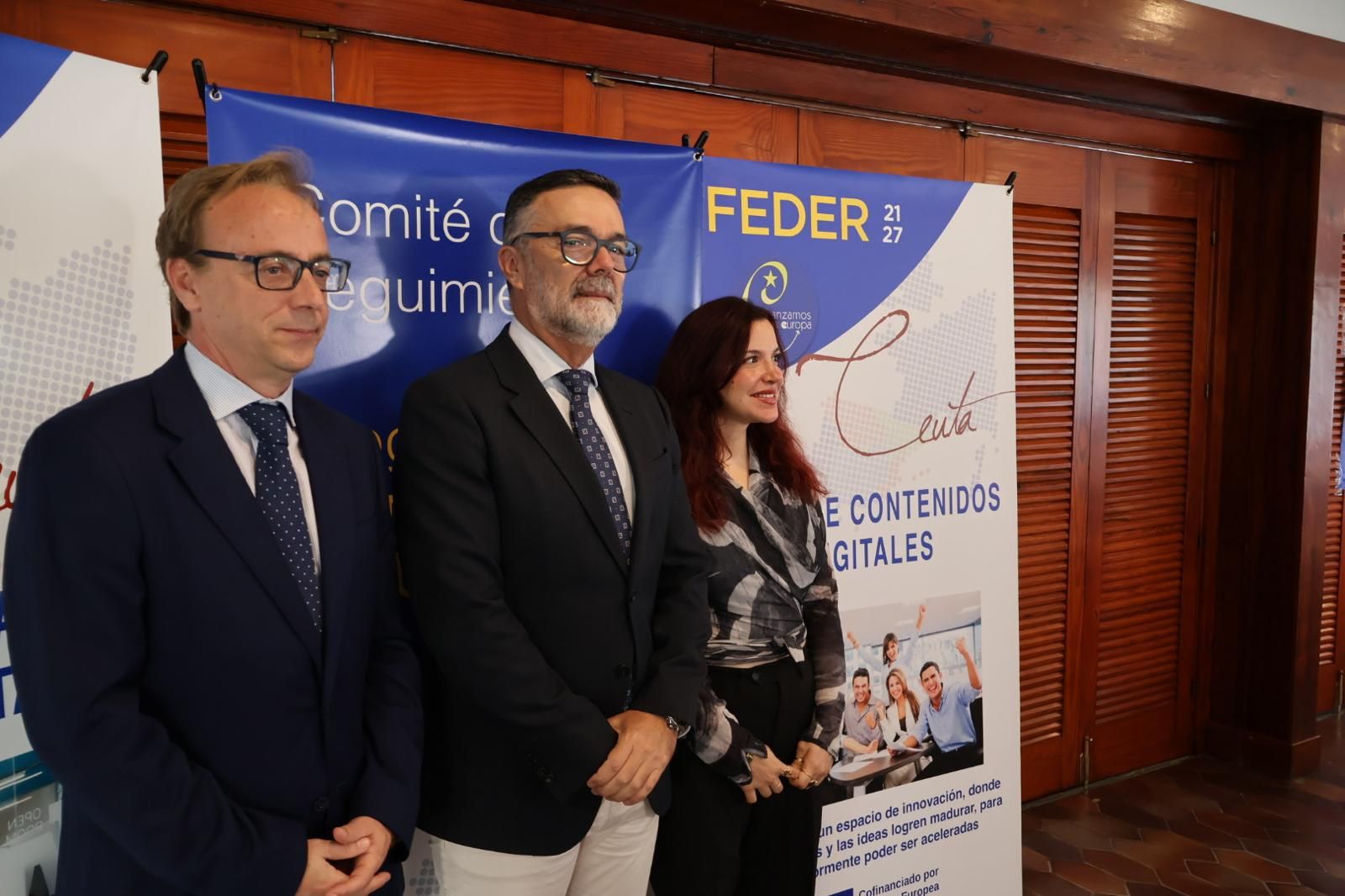 Guillermo Martínez, Diestro y la representante del comité de seguimiento de los Fondos FEDER