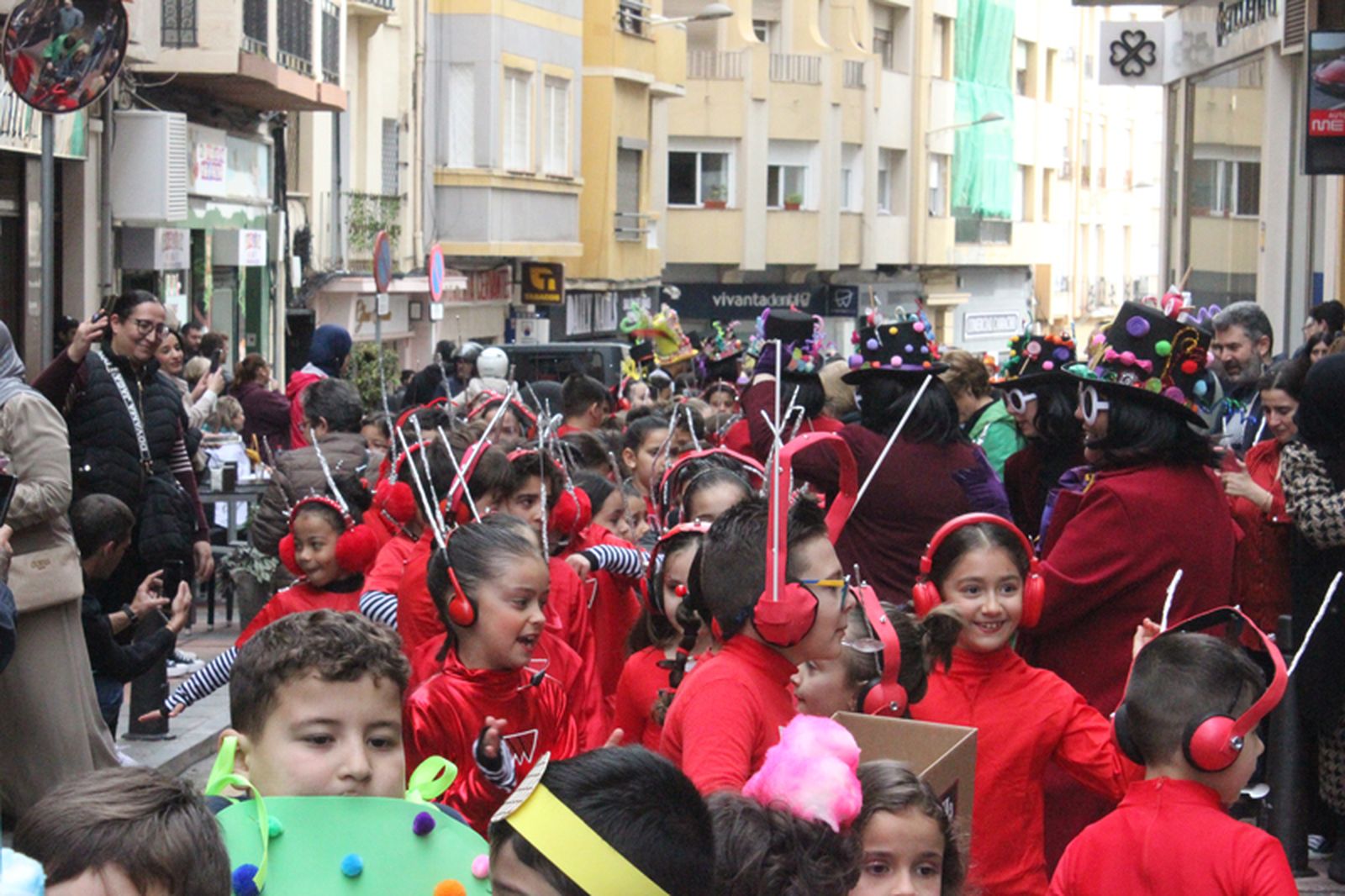 Pasacalles de carnaval del Beatriz de Silva. / FOTO S.C.