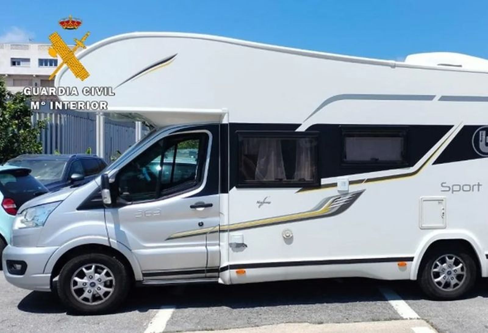 Caravana intervenida por la Guardia Civil. Caravana intervenida por la Guardia Civil.