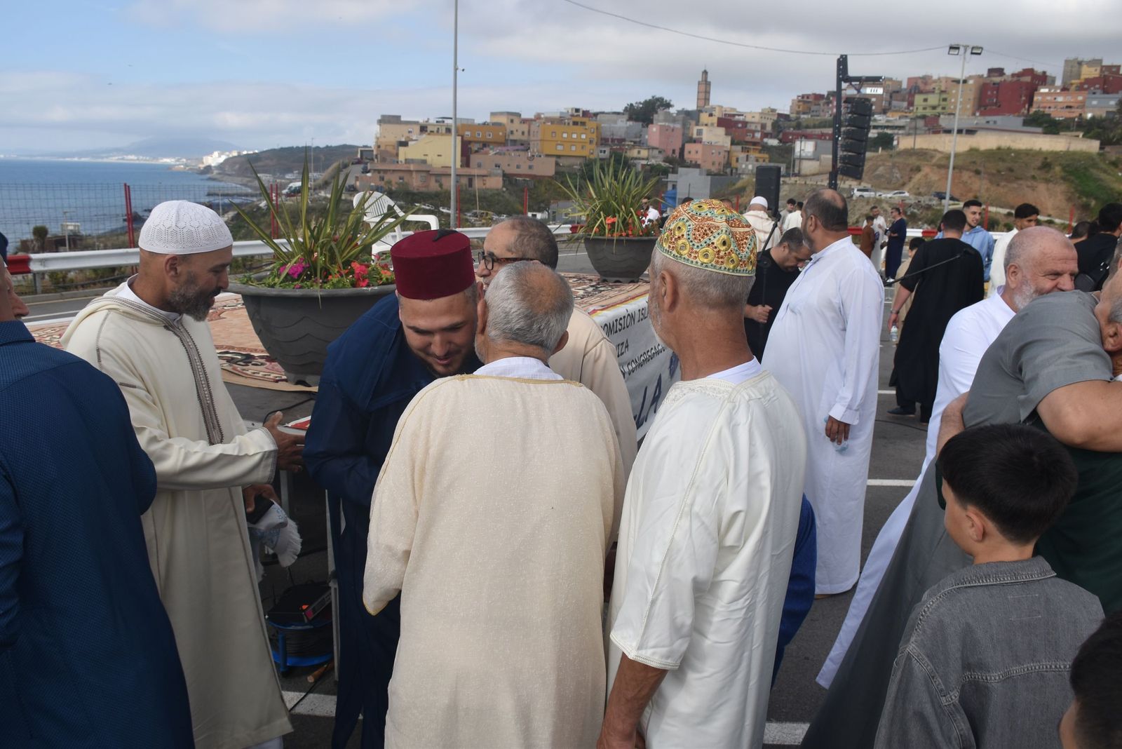 Devoción y respeto en otro rezo multitudinario en Ceuta