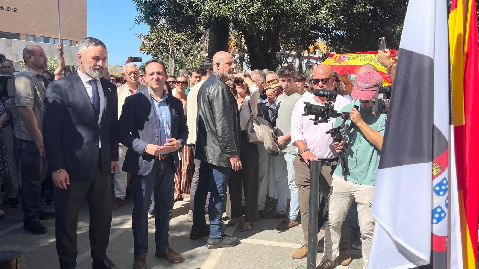 Abascal reclama la militarización de la frontera y exige responsabilidades a Sánchez