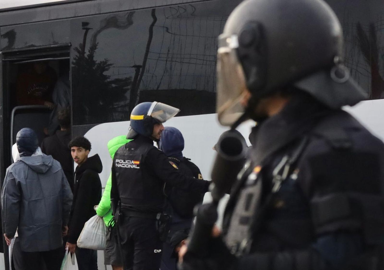 La Policía intercepta a 295 inmigrantes en el último operativo: 146 regresan a Marruecos y 60 son menores