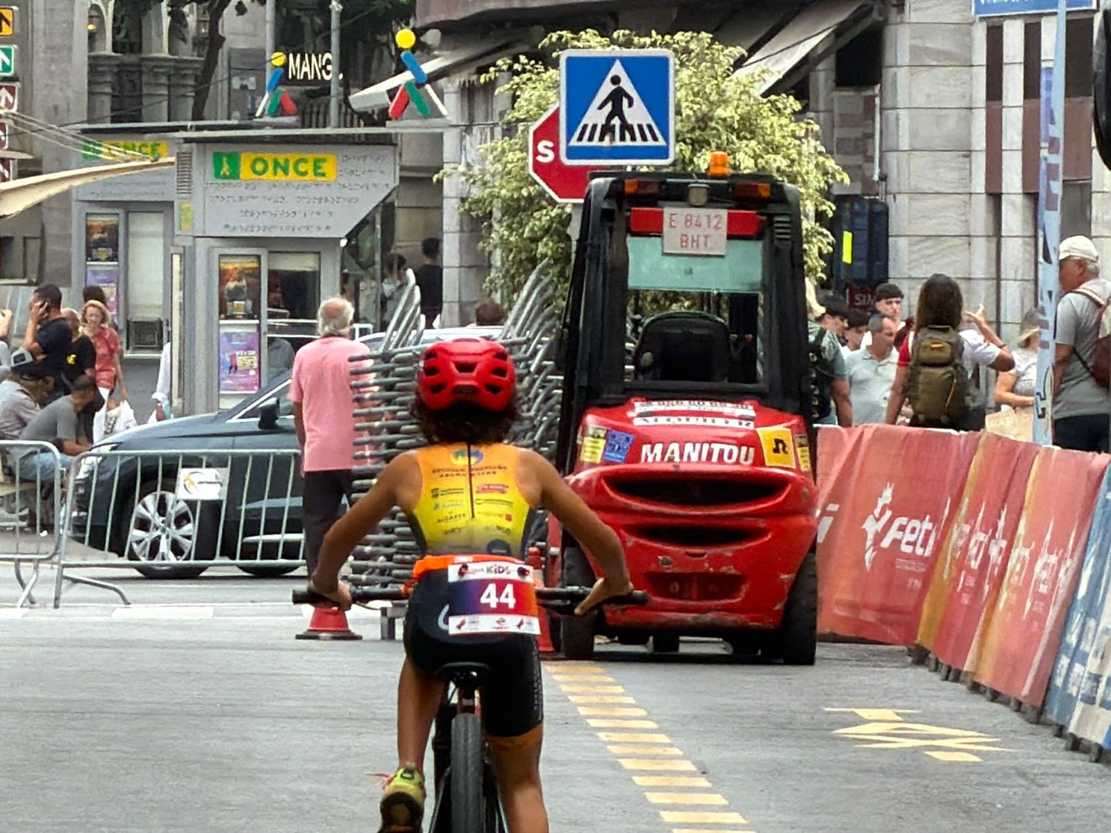 Los aficionados al triatlón en Ceuta se reúnen para participar en el Acuatlón Popular 'Juan Mur' y en la Phoenix Kids Triathlon