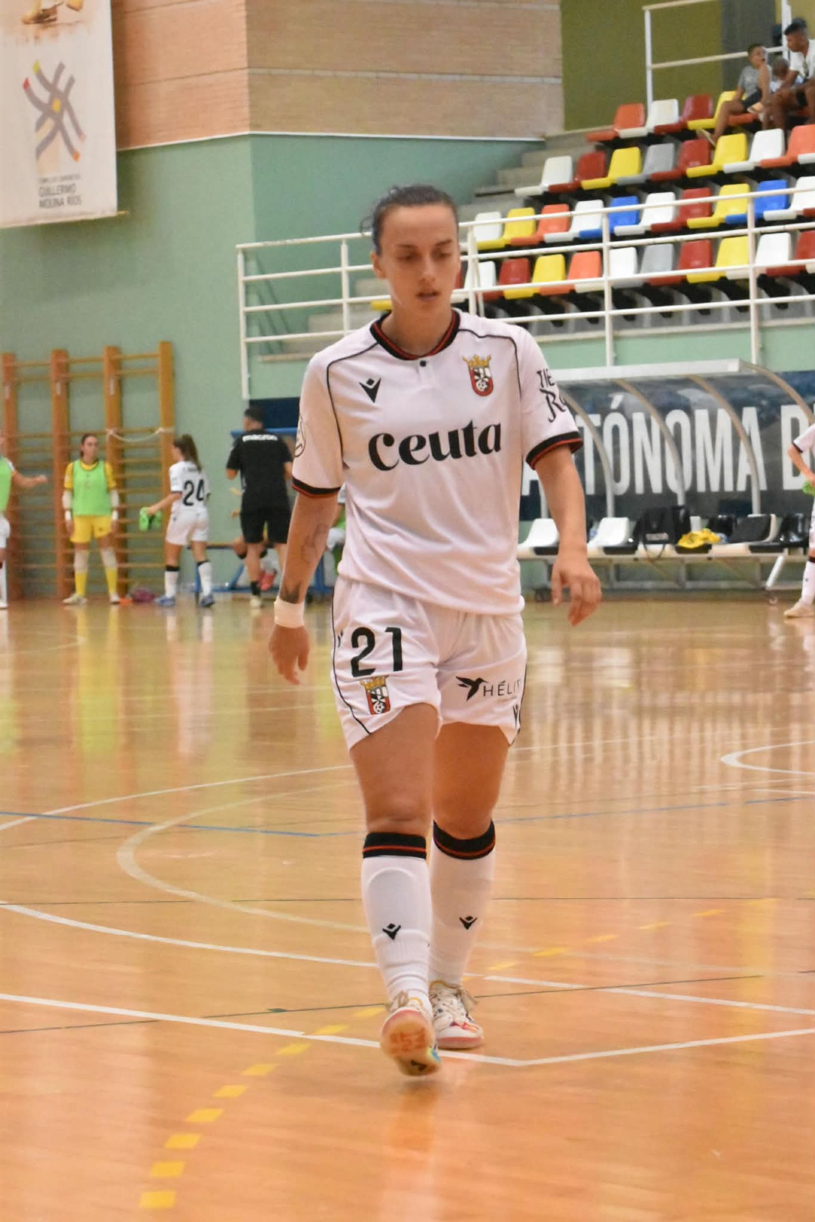 El Ceuta femenino deja escapar una merecida victoria en su debut en casa