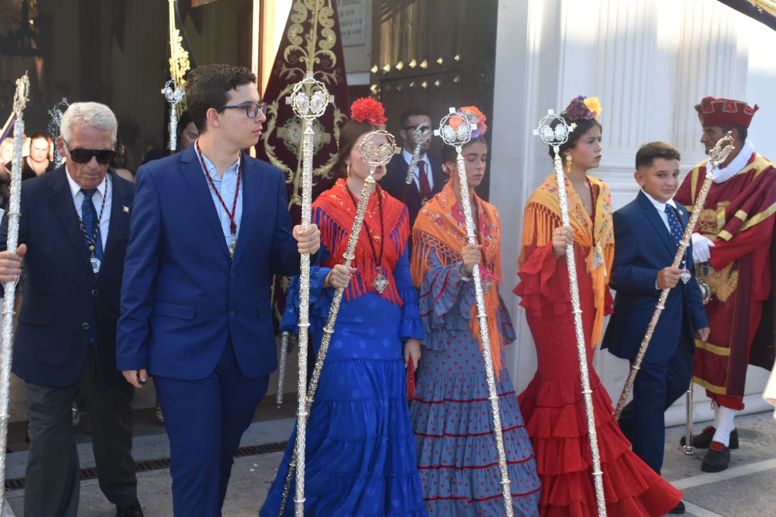 La Virgen de África emociona a Ceuta en una procesión para la historia