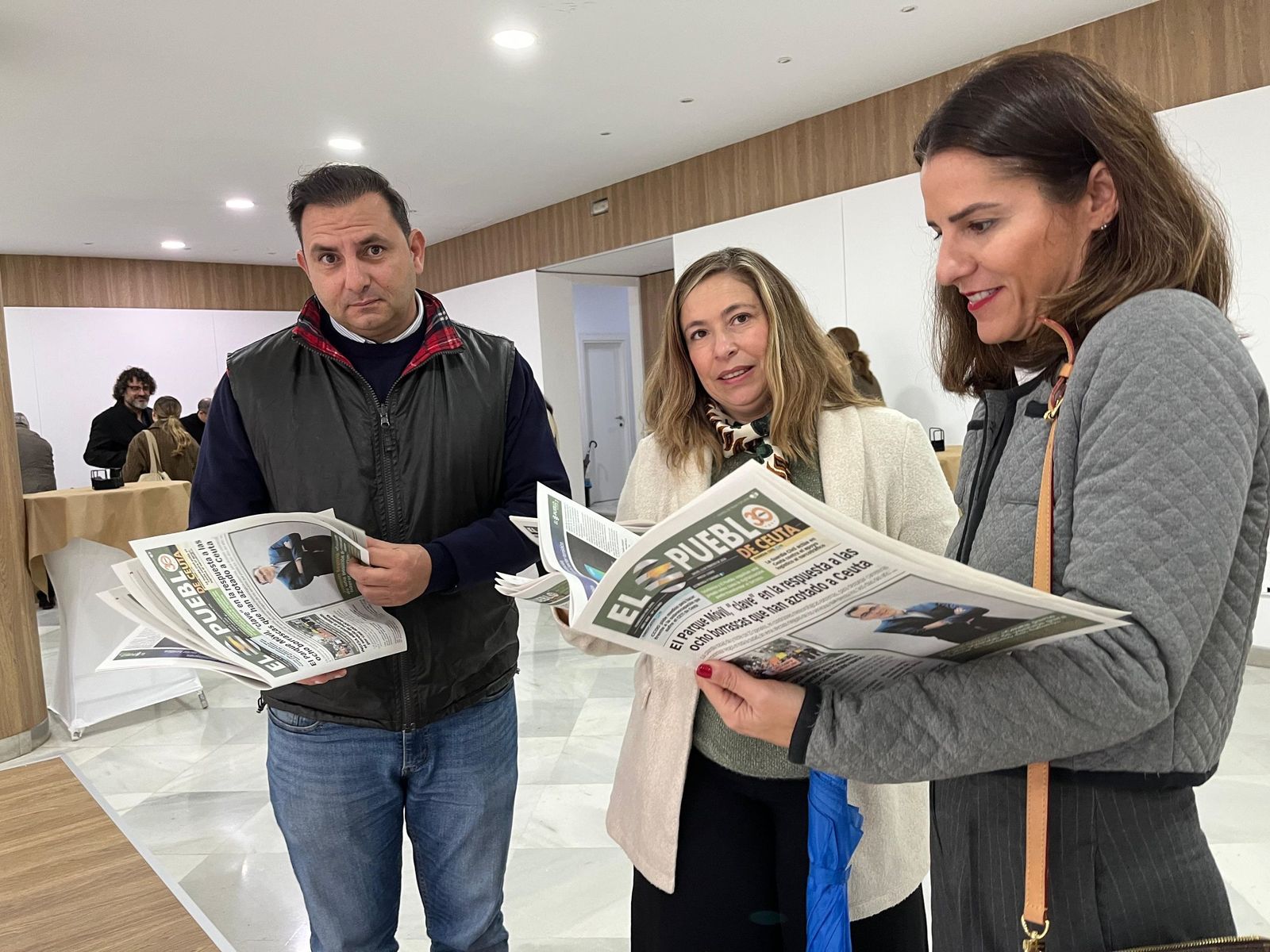 El Pueblo invita a reflexionar sobre el futuro del turismo en Ceuta