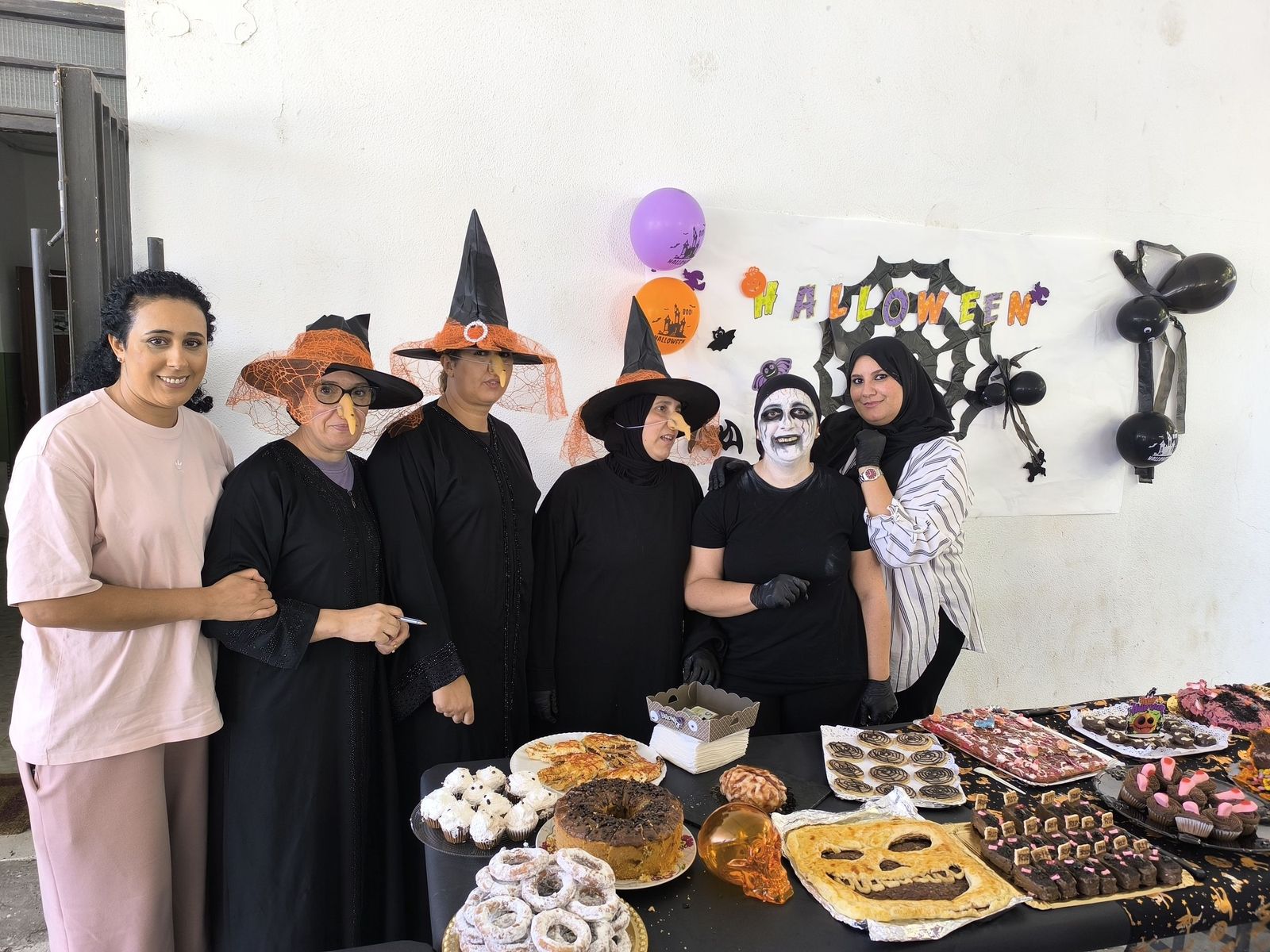 FOTOGALERÍA |  Balón-tiro, frutos secos y dulces para celebrar Halloween y la Mochila en el Rey Juan Carlos I FOTOGALERÍA |  Balón-tiro, frutos secos y dulces para celebrar Halloween y la Mochila en el Rey Juan Carlos I