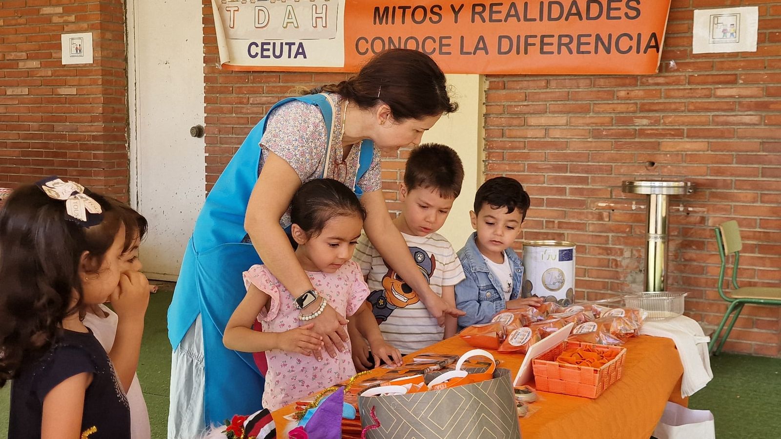 El CEIP Juan Morejón celebró este jueves su IV Mercadillo Solidario a beneficio de la Asociación TDHA Ceuta