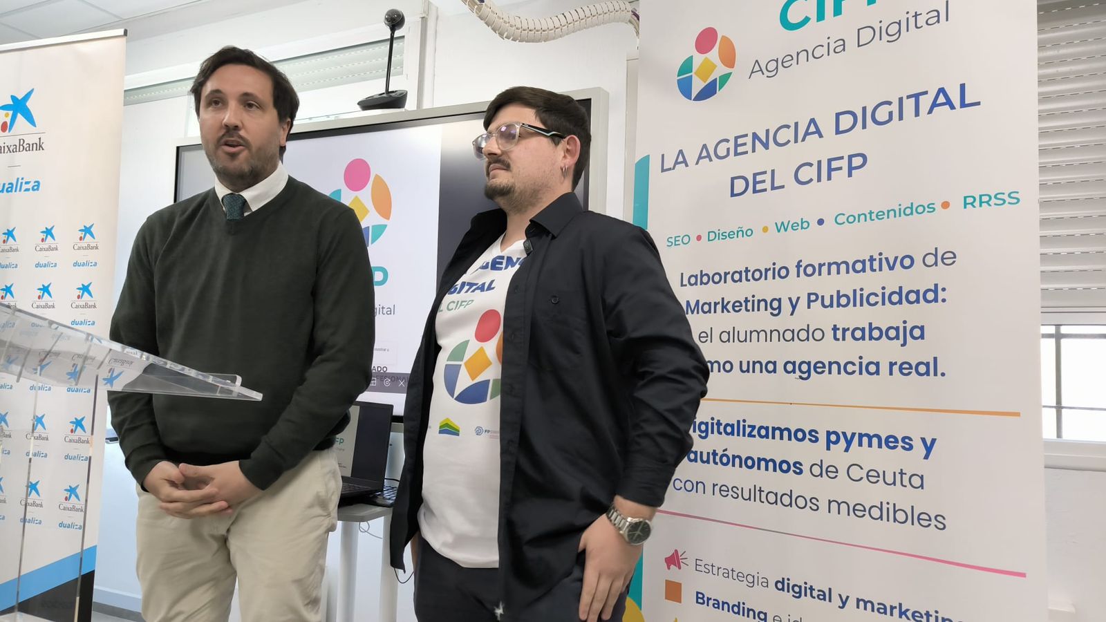 Alberto Aflalo, junto a Nacho, uno de los alumnos