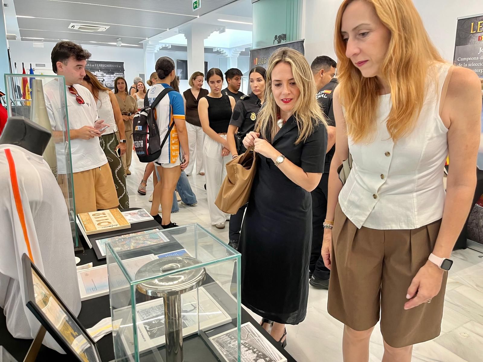 Éxito en la inauguración de la exposición ‘Leyendas del Deporte’ en el Ferrocarril