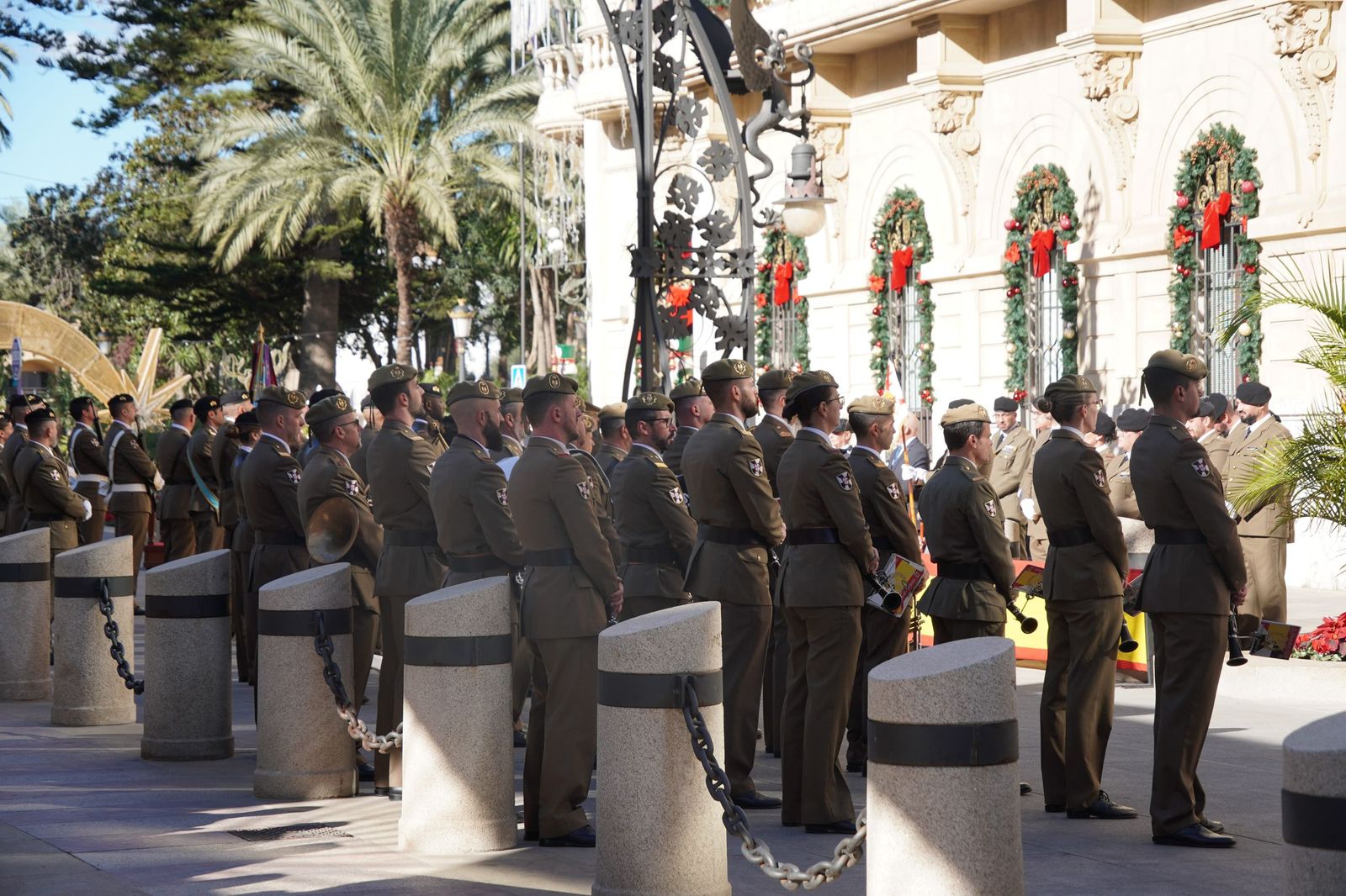 Así ha sido la imposición de la Medalla de Plata de la Ciudad a Caballería