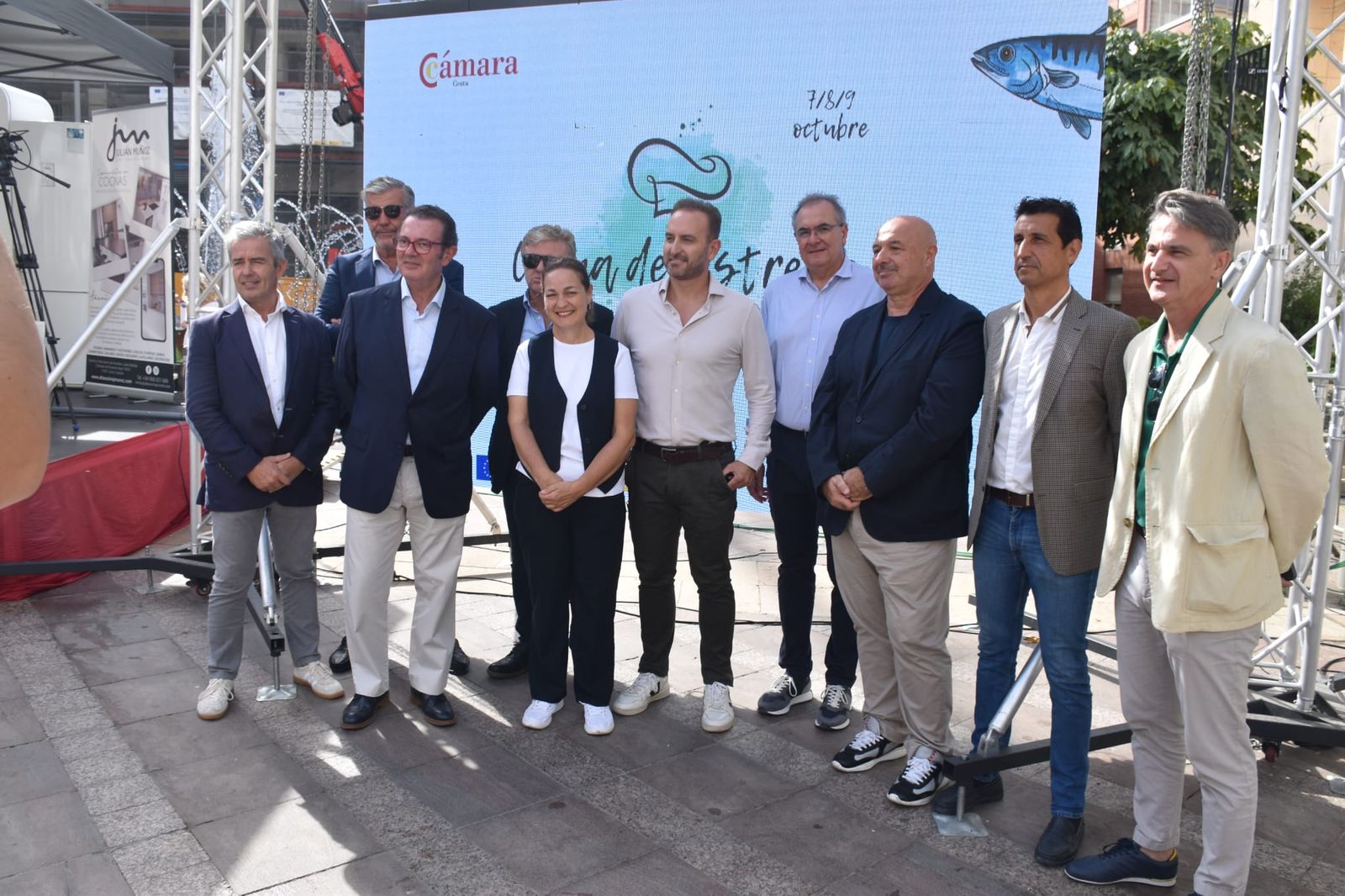 Organizadores del evento antes de que arrancara.