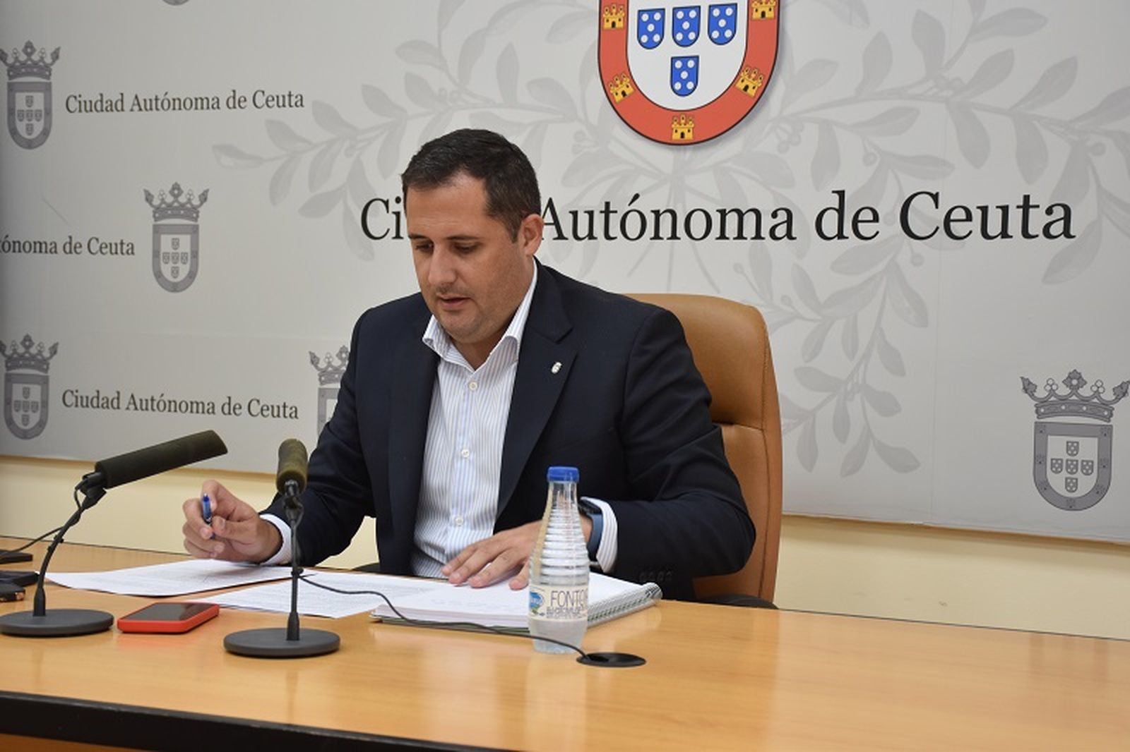 El portavoz del Gobierno, Alejandro Ramírez, durante la rueda de prensa de este miércoles. / FOTO G.S.