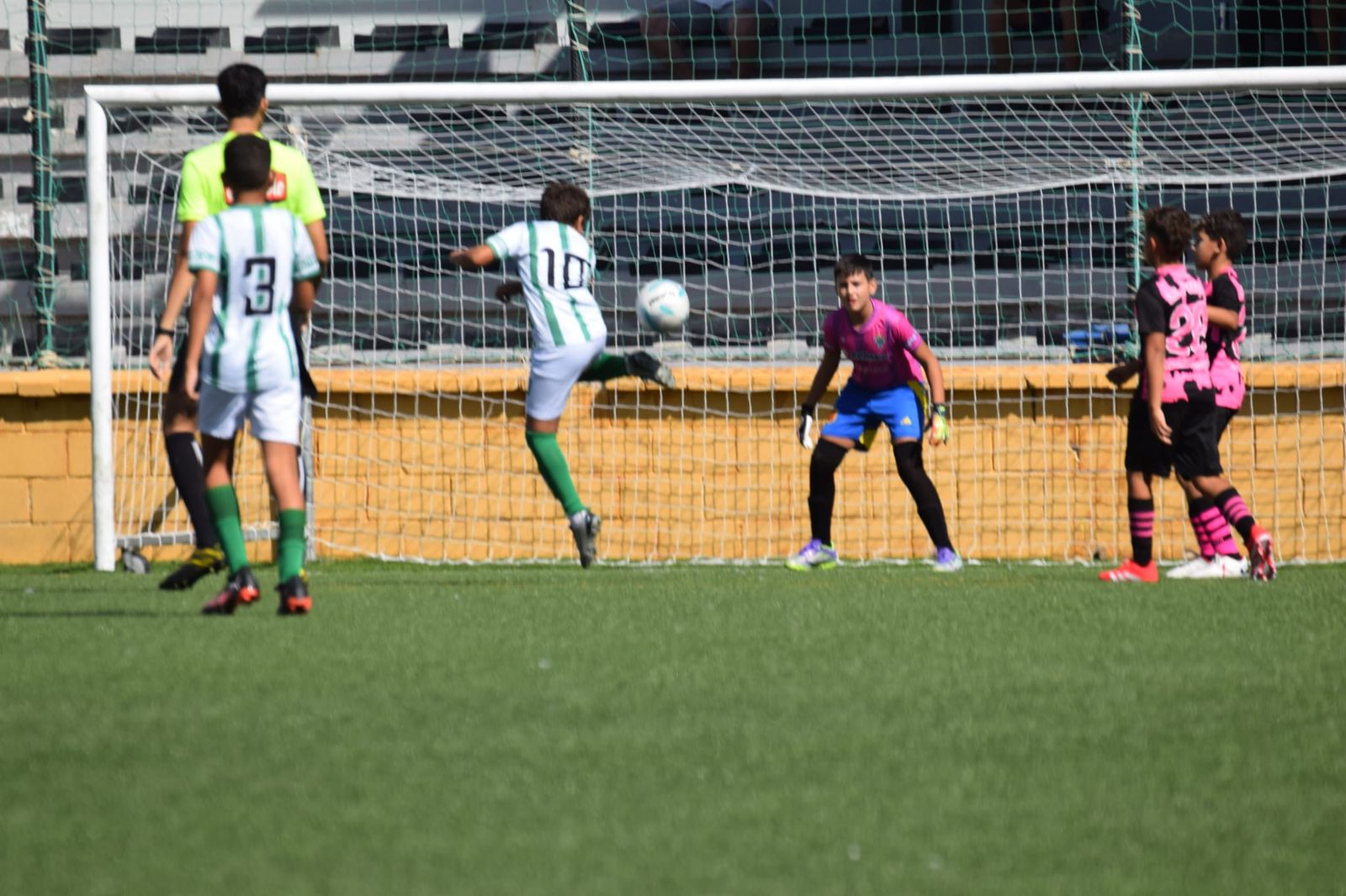 Comienza la Liga Benjamín de Fútbol-8 de la RFFCE