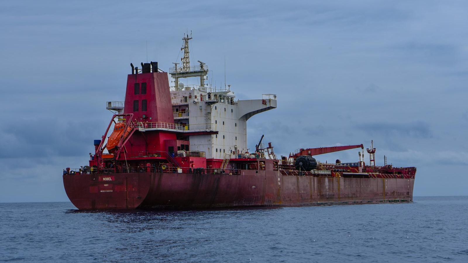 Buque de la 'flota fantasma' interceptado en aguas del Estrecho en 2023