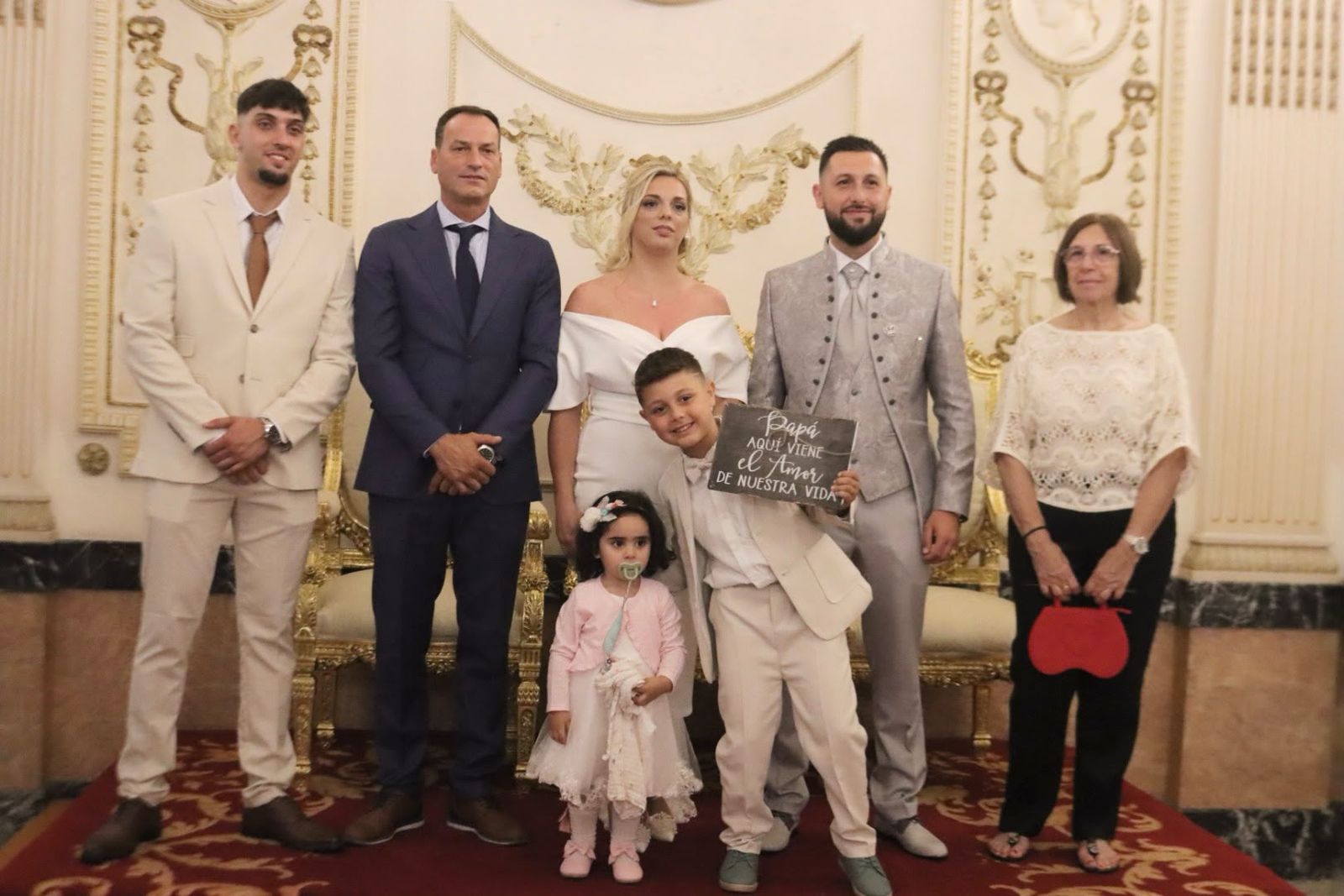 Eduardo y Tamara se dan el “sí, quiero” en el Salón del Trono