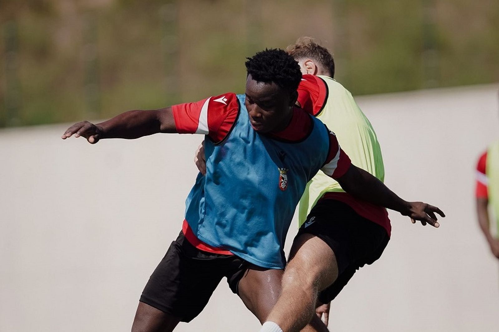 Mawuli Mensah realiza su primer entrenamiento con la AD Ceuta
