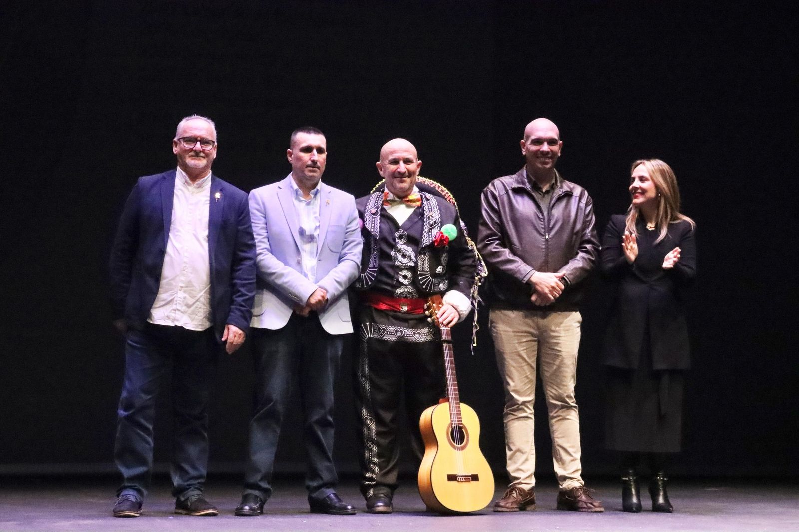 Los tres condecorados, junto a Eduardo Ayala y Pilar Orozco